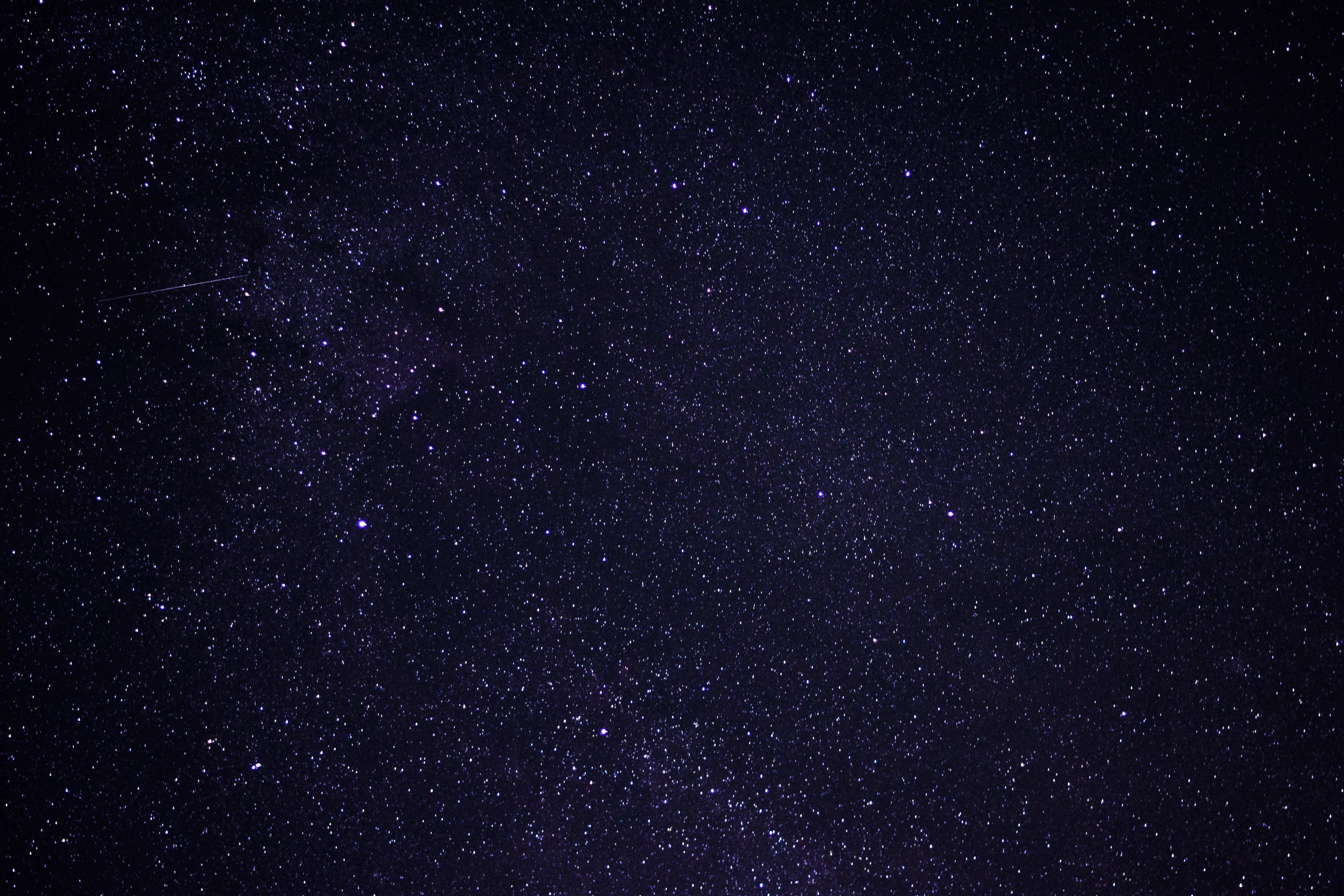 Night sky full of stars and a meteor HD Wallpaper