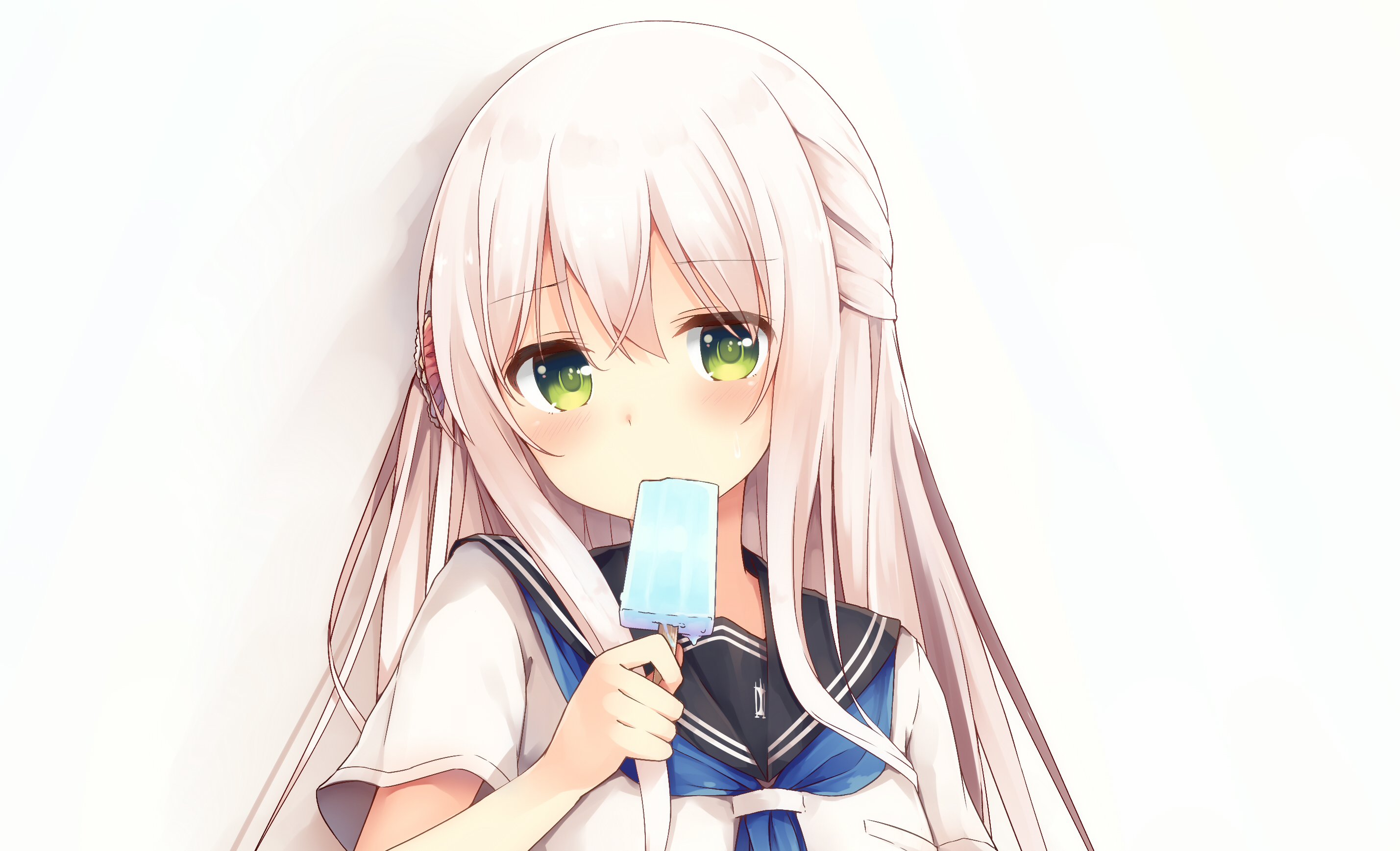 Girl eating ice cream HD Wallpaper