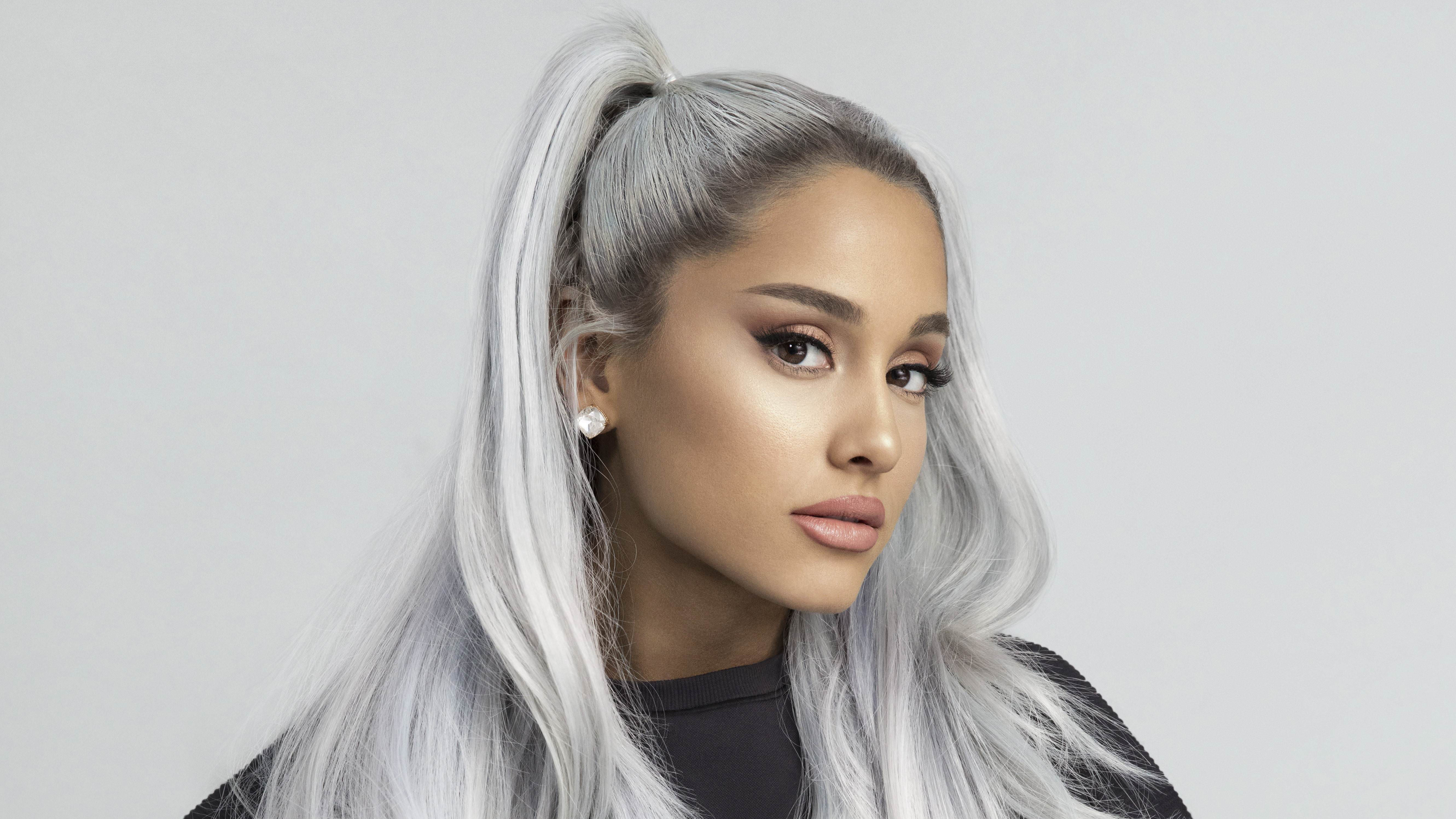 Ariana Grande HD Wallpaper