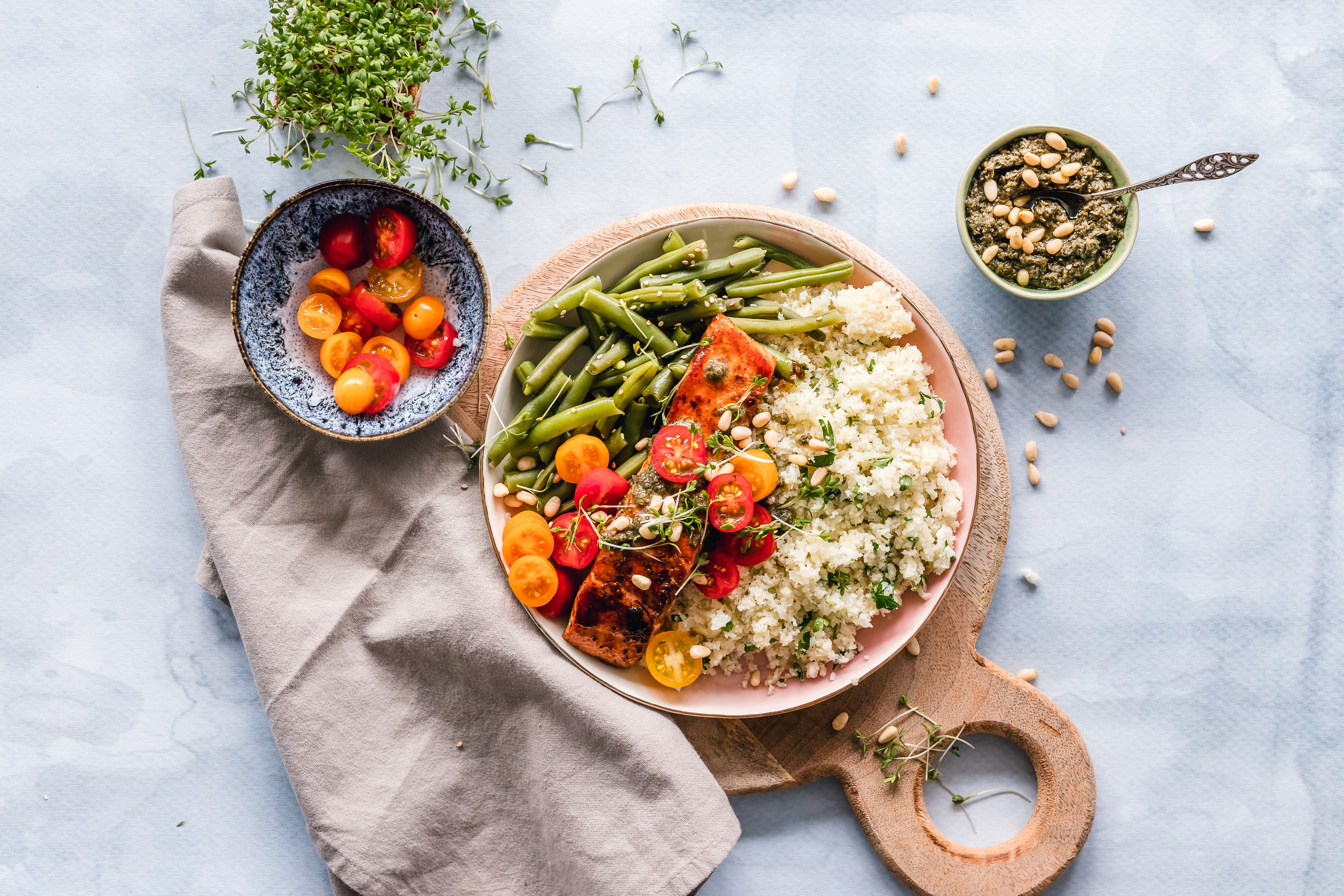 Salmon with quinoa, green beans, and cherry tomatoes HD Wallpaper