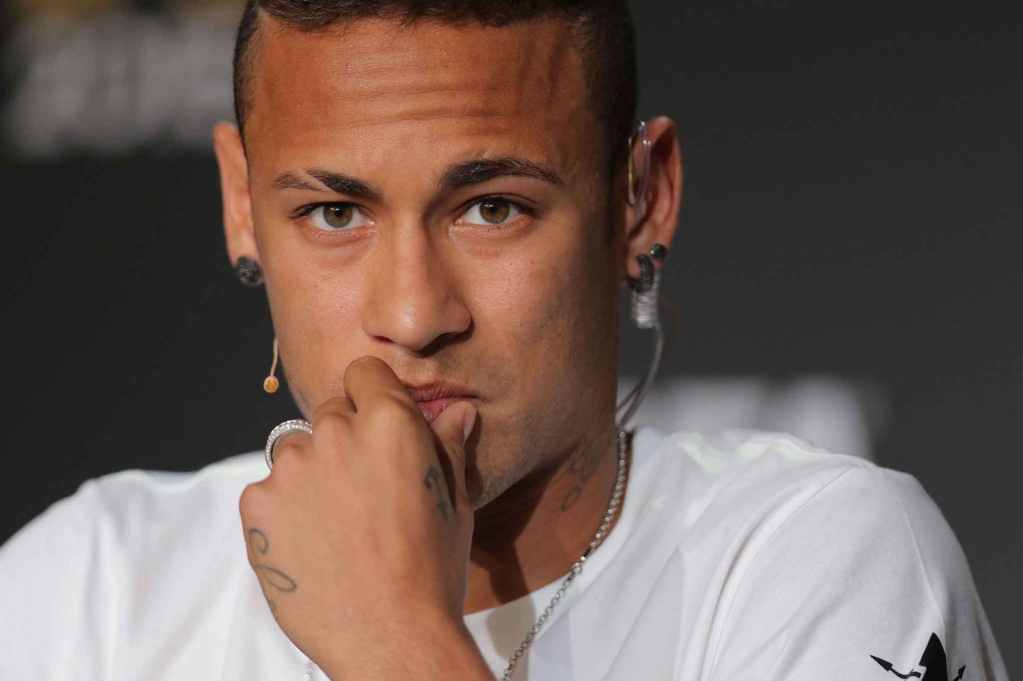Neymar Jr. wearing a white t-shirt HD Wallpaper