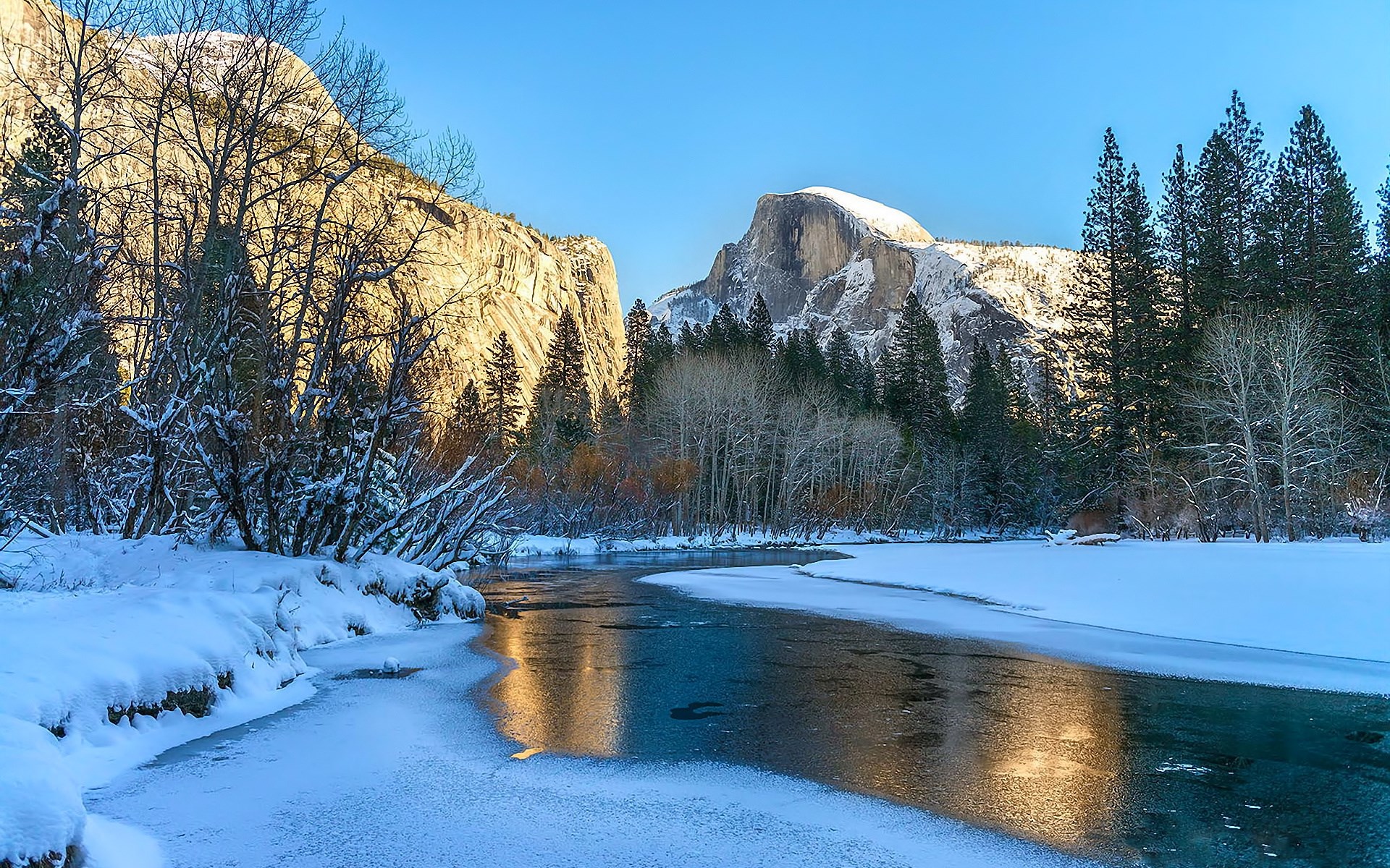 Half Dome and Merced River in Yosemite Valley during winter HD Wallpaper