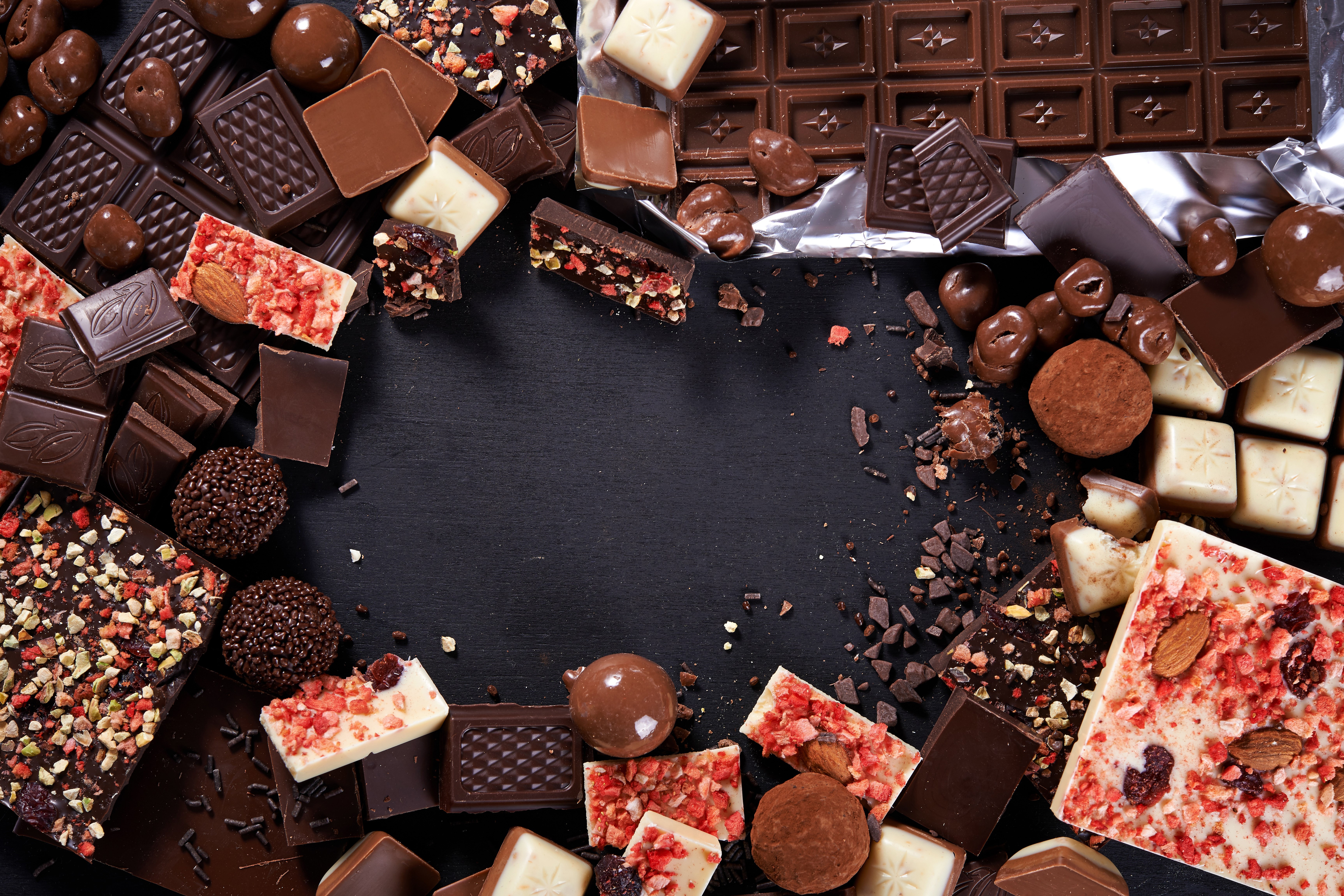 Assortment of chocolates and chocolate bars HD Wallpaper