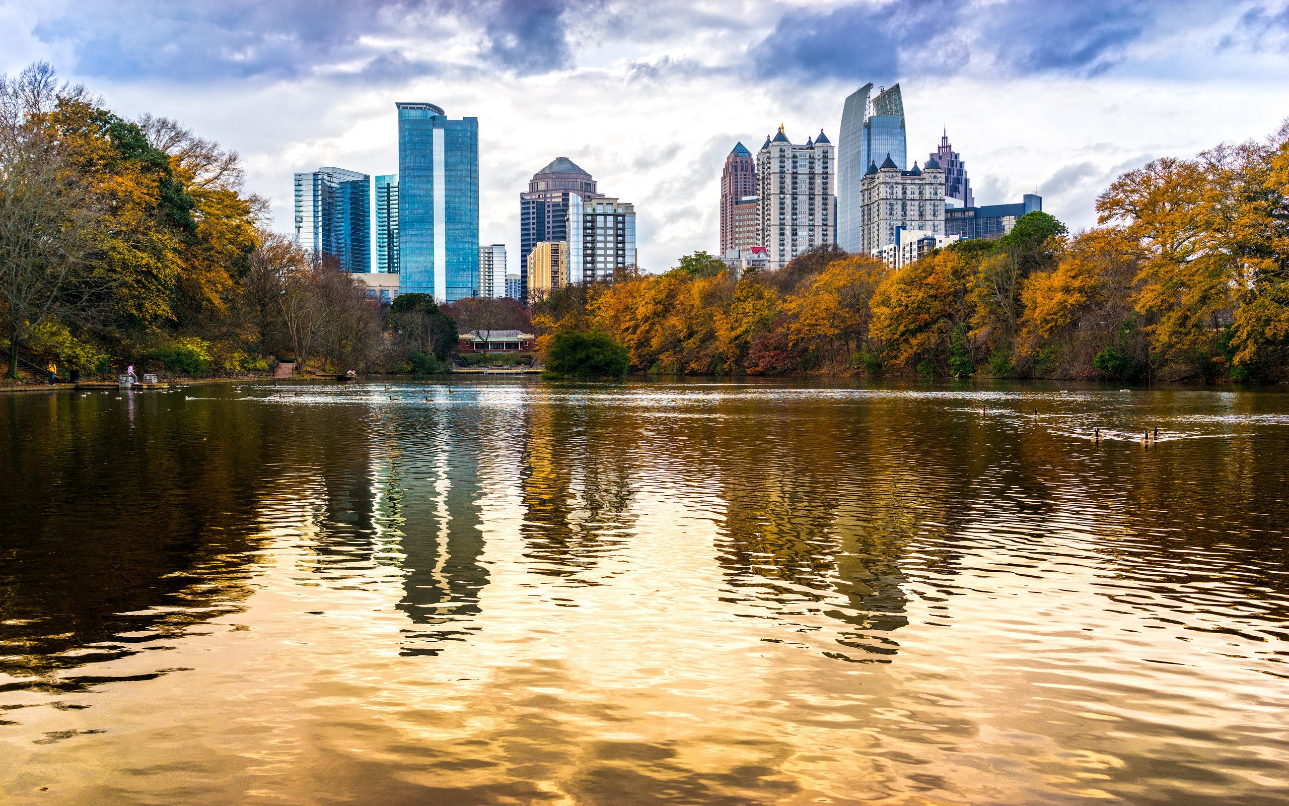 Atlanta skyline reflected in a lake during autumn HD Wallpaper