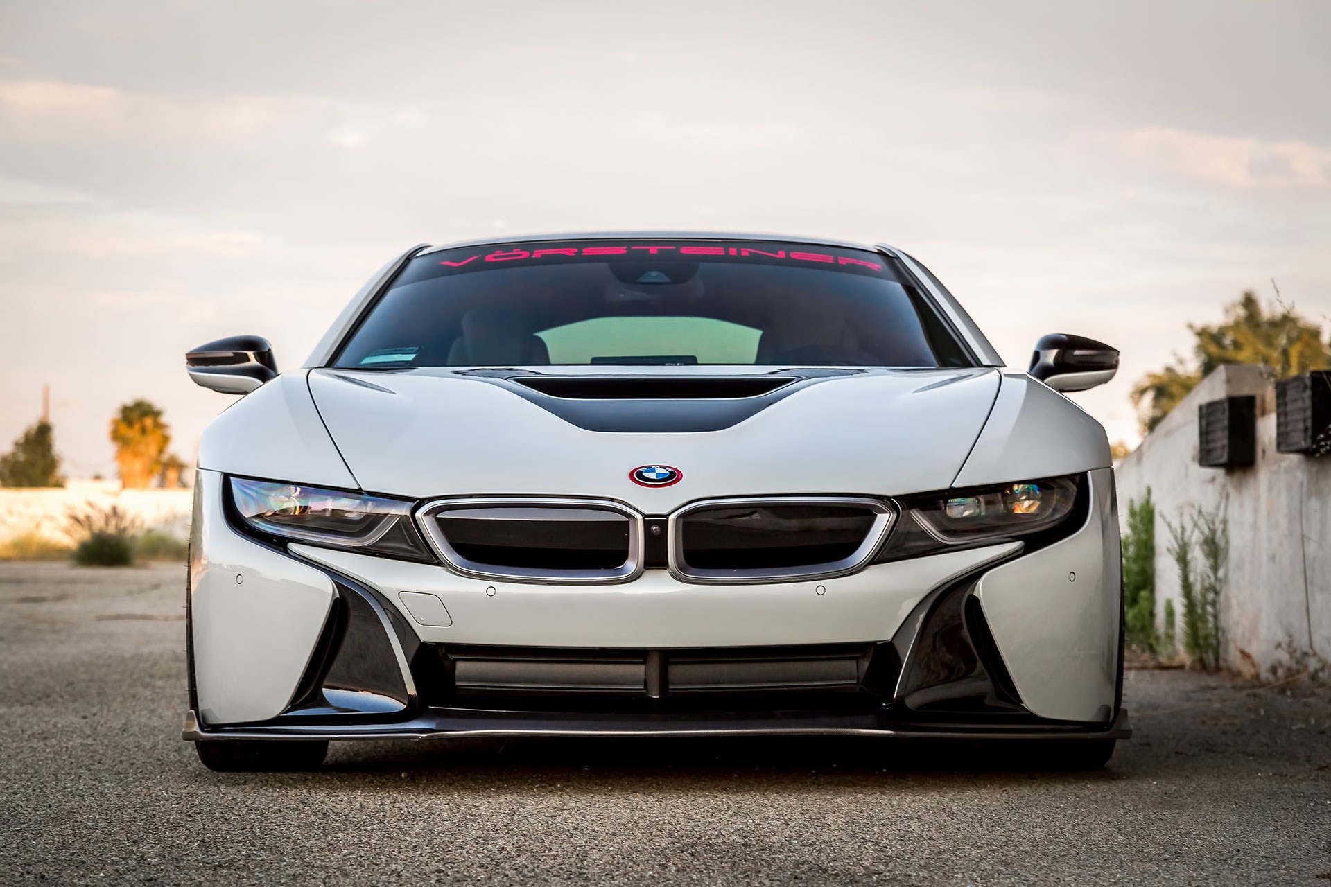 White BMW i8 with Vorsteiner banner HD Wallpaper