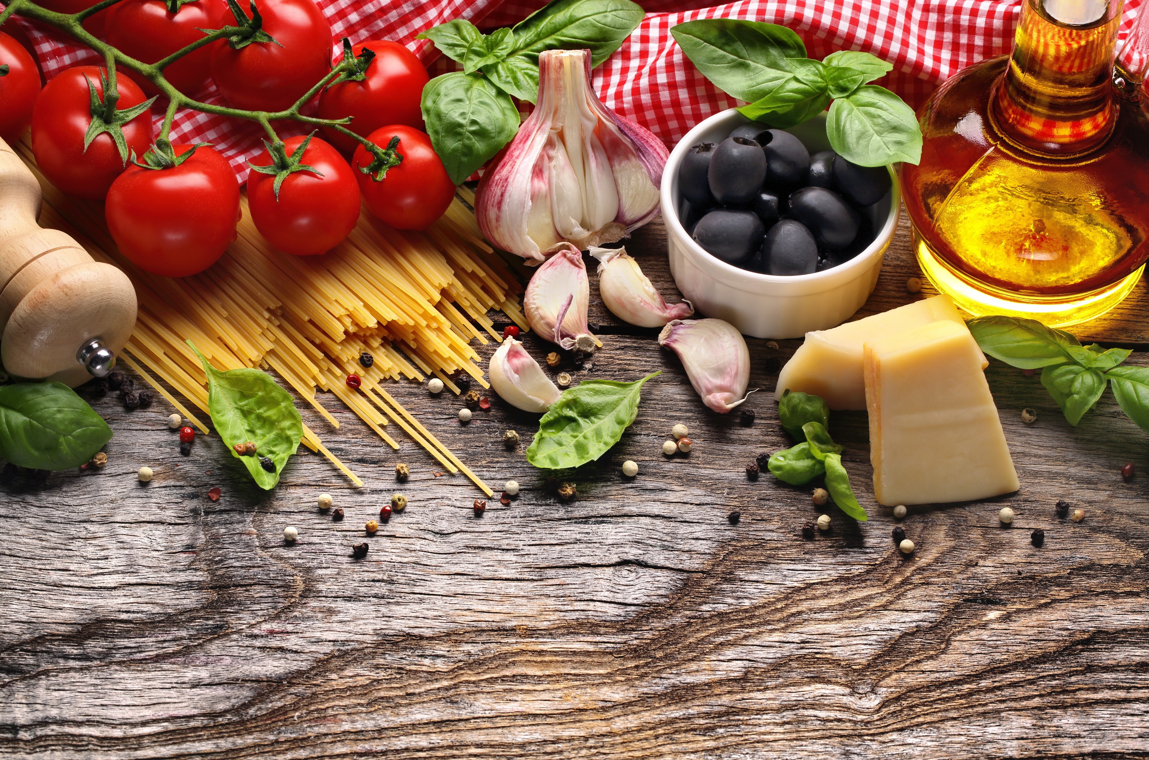 4K Close-Up of Fresh Italian Pasta Ingredients HD Wallpaper