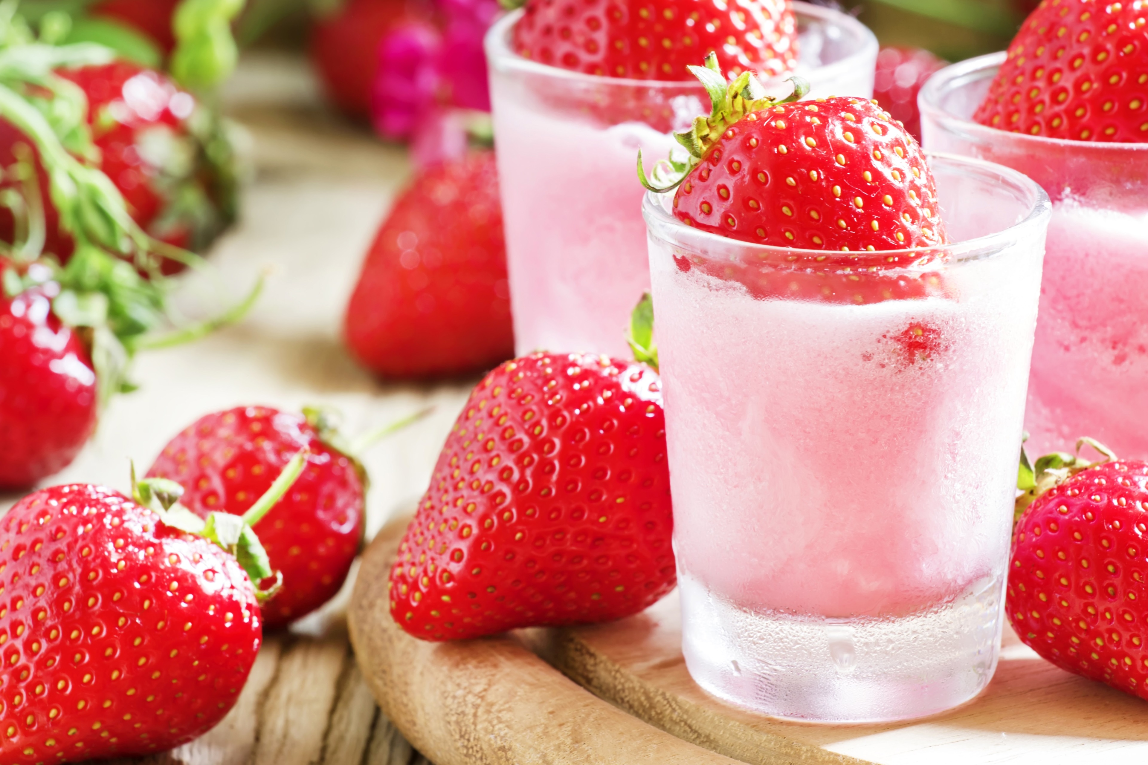Strawberry dessert shots with fresh strawberries HD Wallpaper