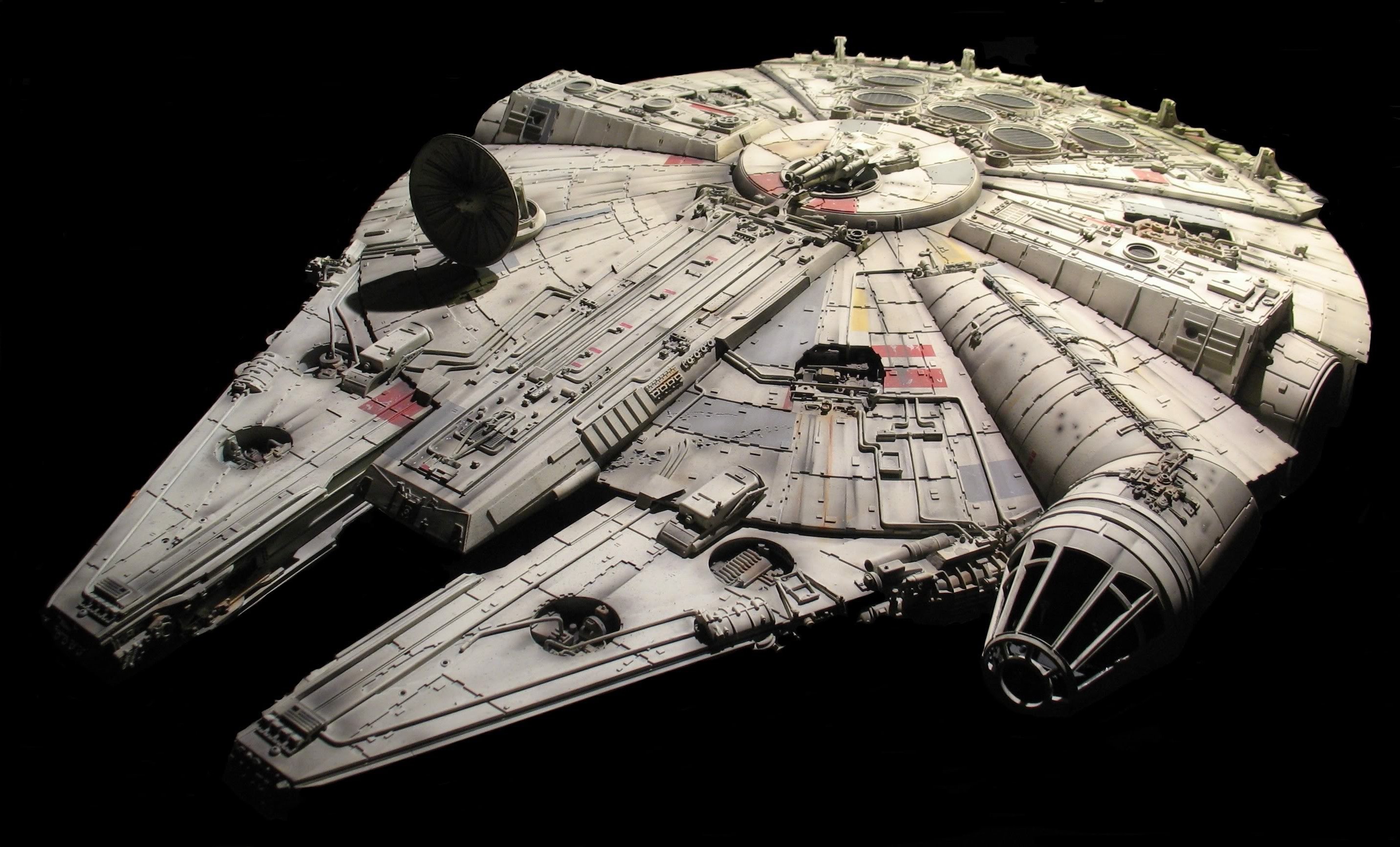 Star Wars Millennium Falcon model HD Wallpaper