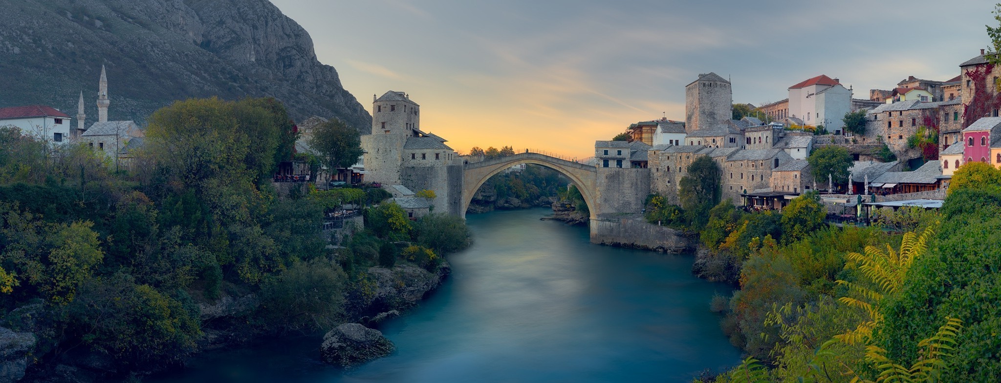 Historic Old Bridge Over River in Mostar, Bosnia HD Wallpaper