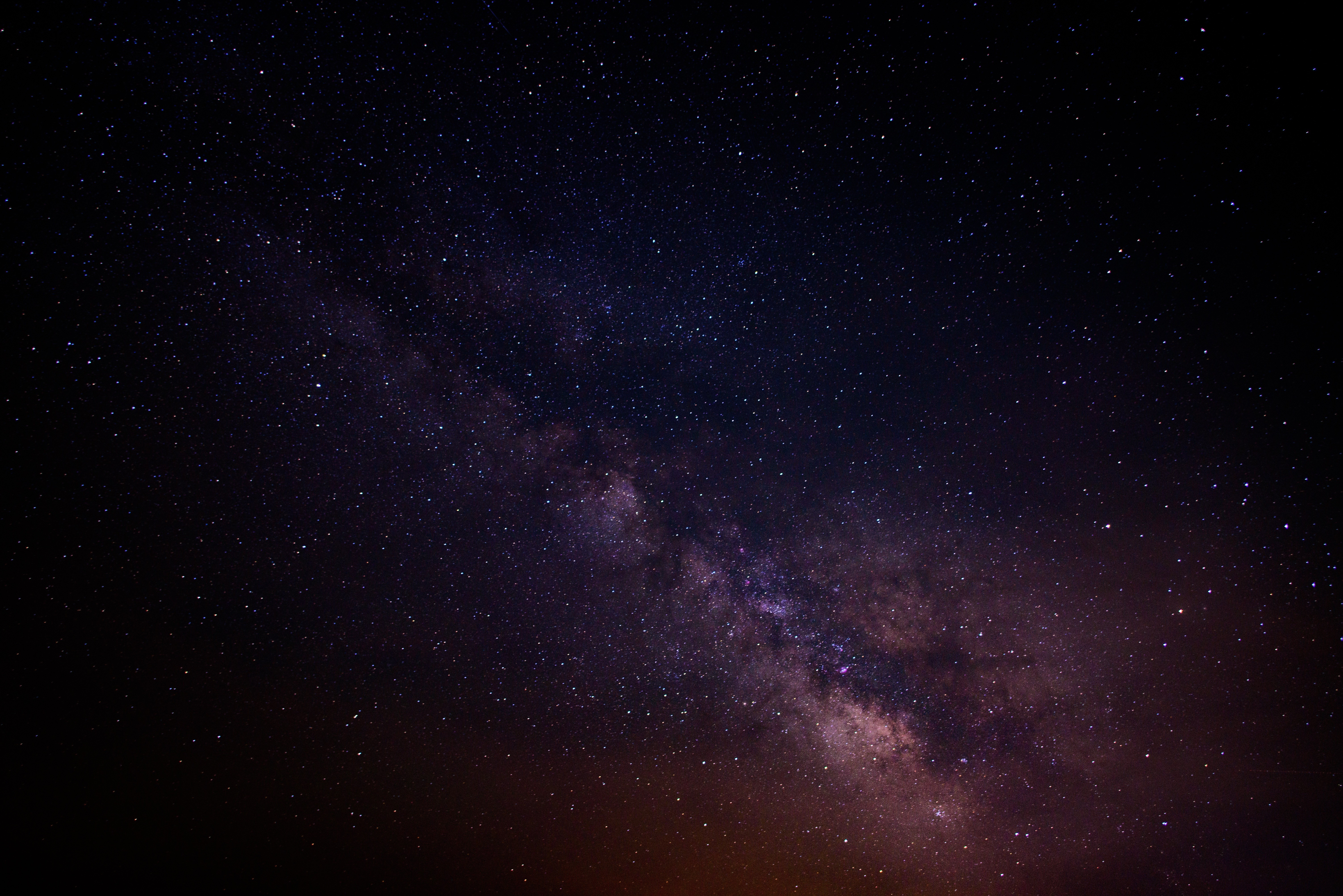 The Milky Way galaxy in the night sky HD Wallpaper