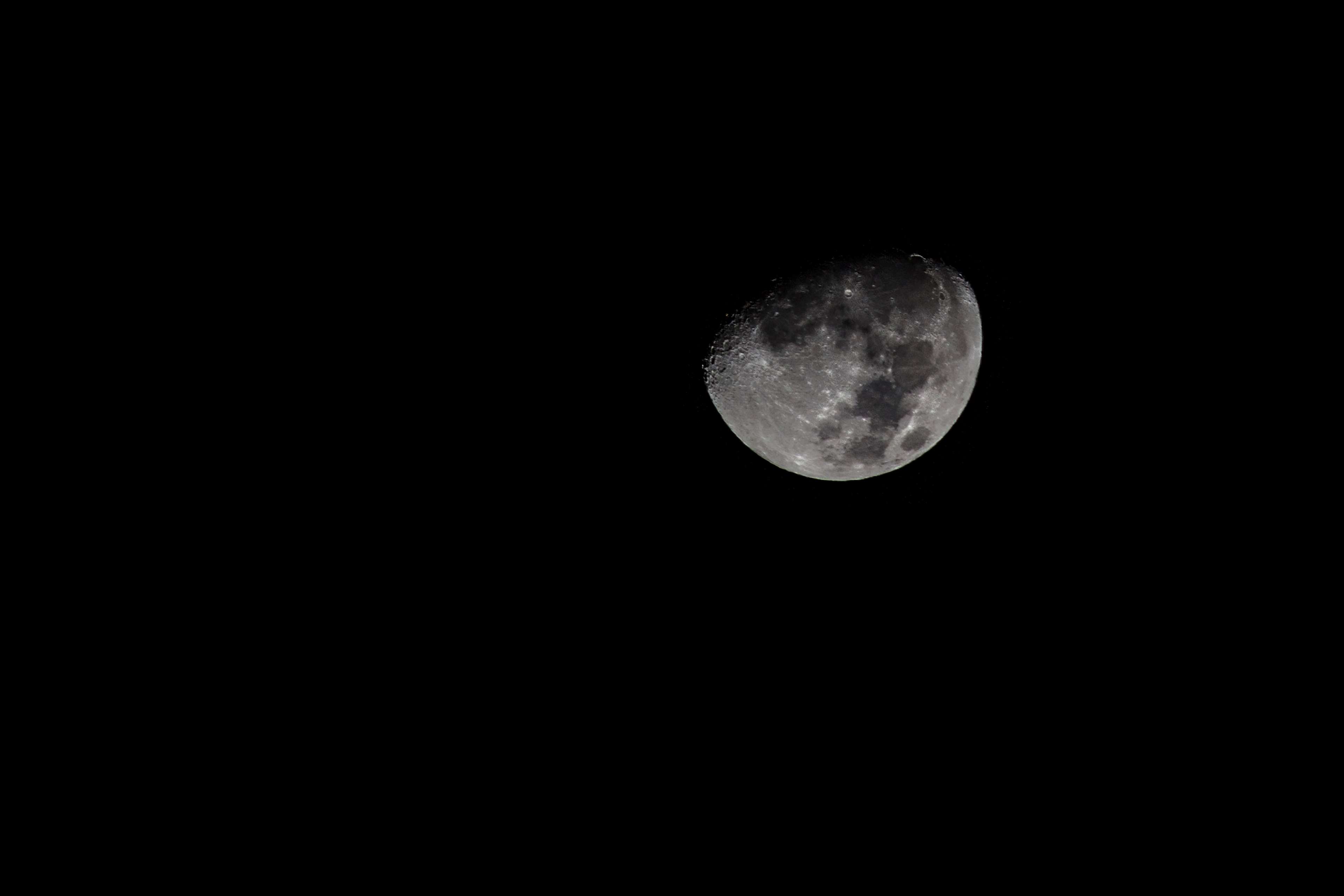 Half moon in dark sky HD Wallpaper