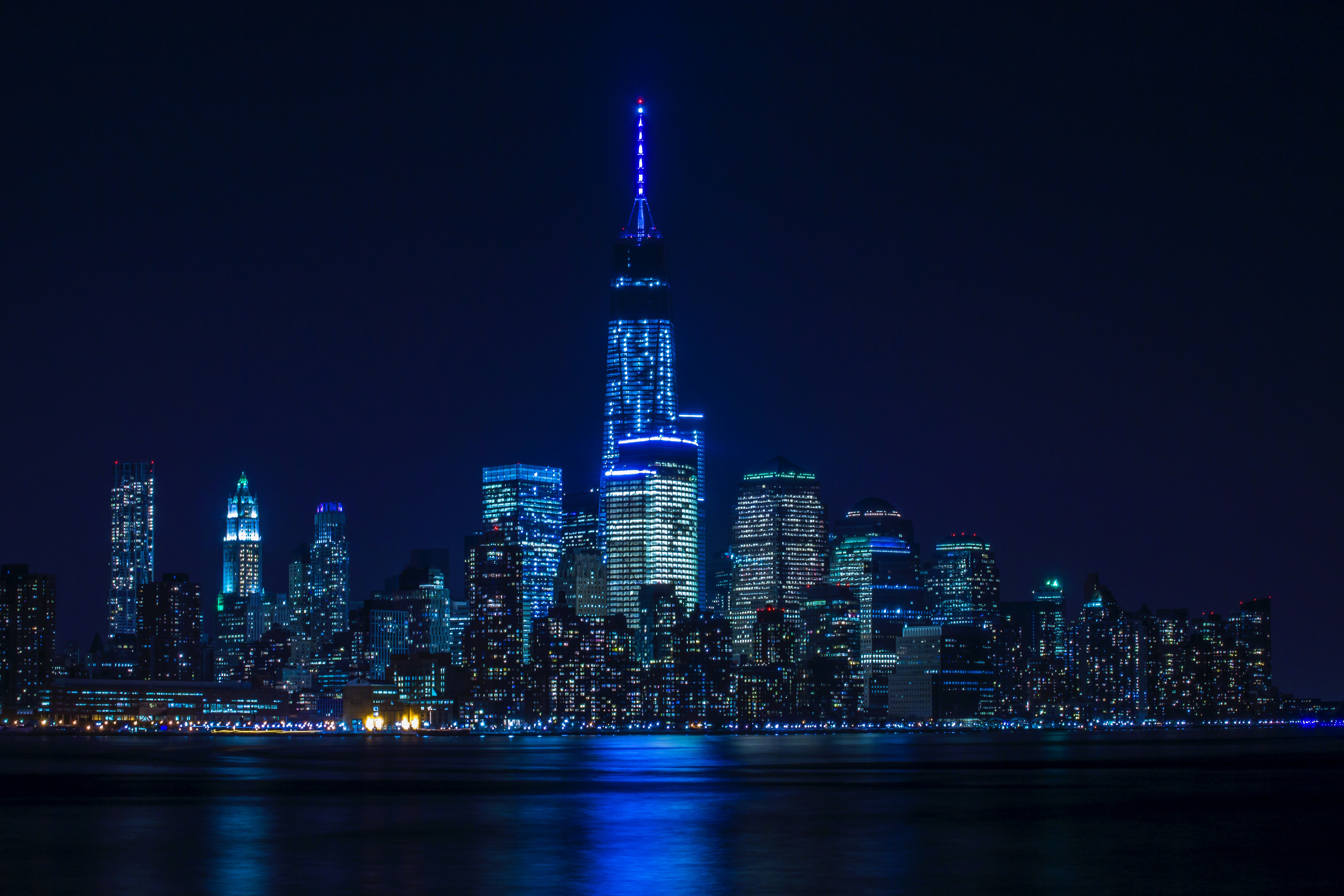 New York City skyline at night with One World Trade Center HD Wallpaper