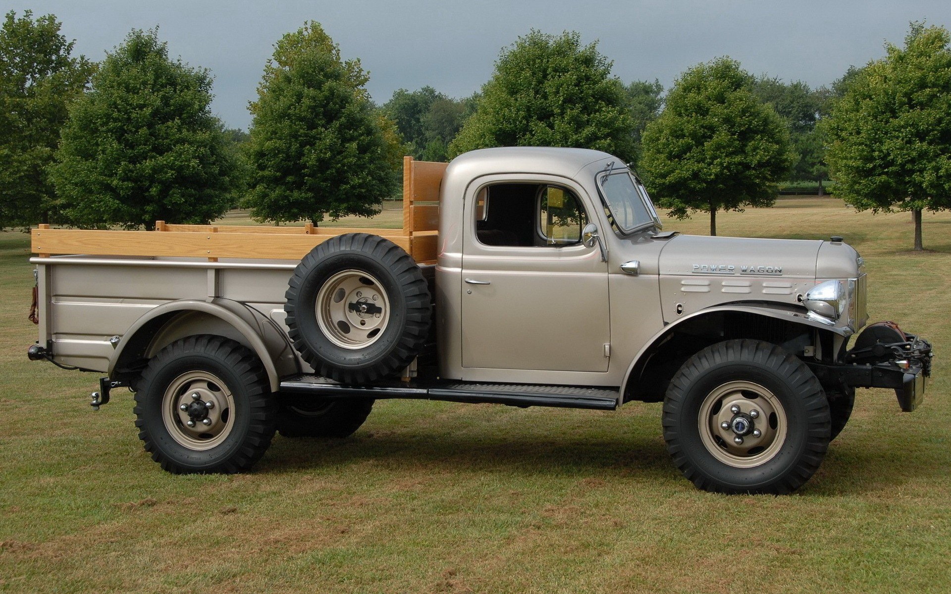 Dodge Power Wagon parked on grass HD Wallpaper
