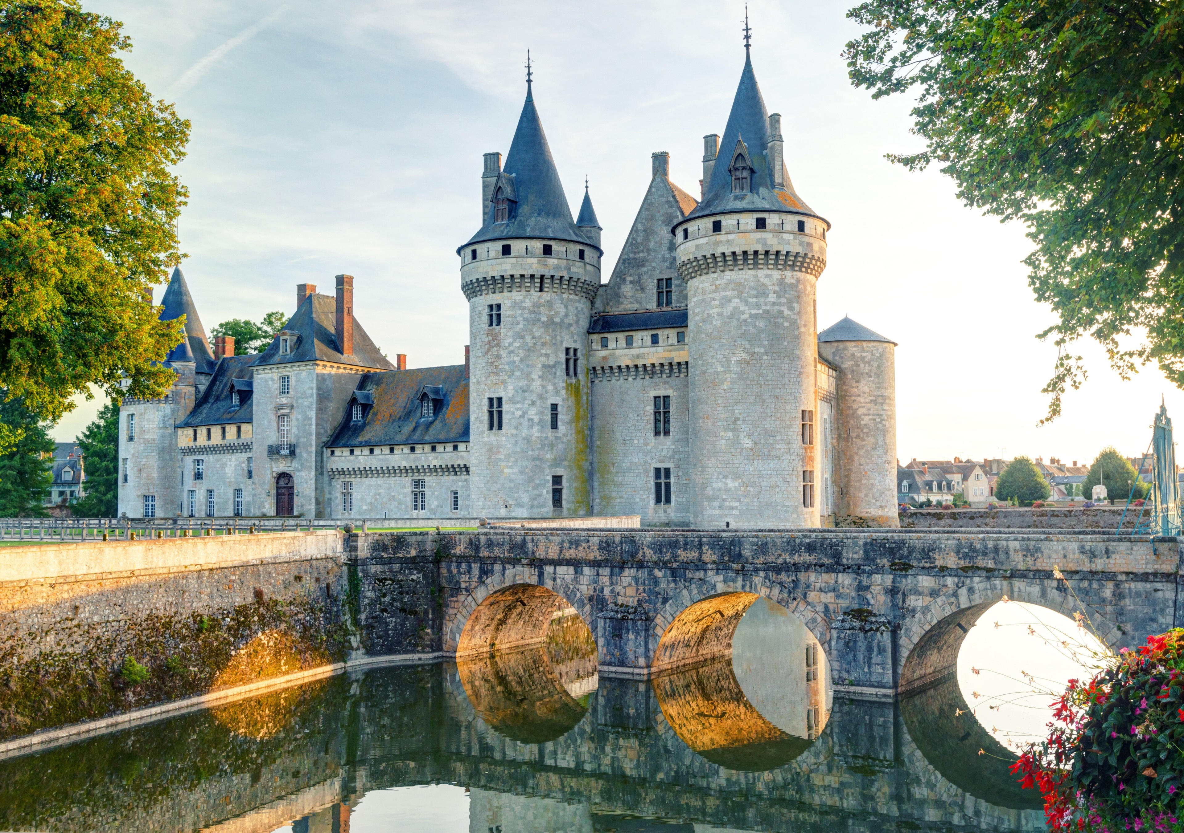 Chateau de Sully-sur-Loire 4K HD Wallpaper