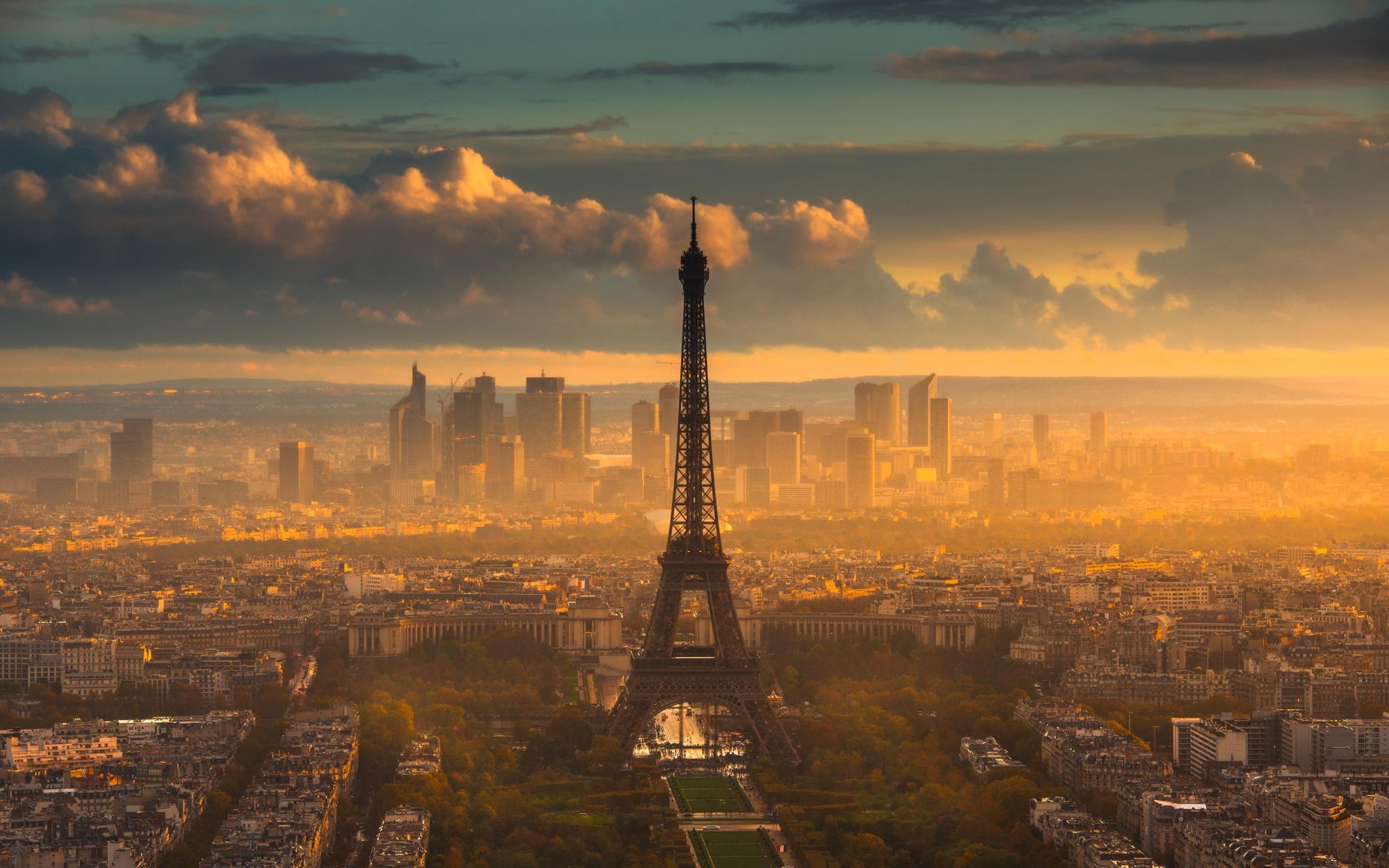 Eiffel Tower with Sunlight over Paris Cityscape HD Wallpaper
