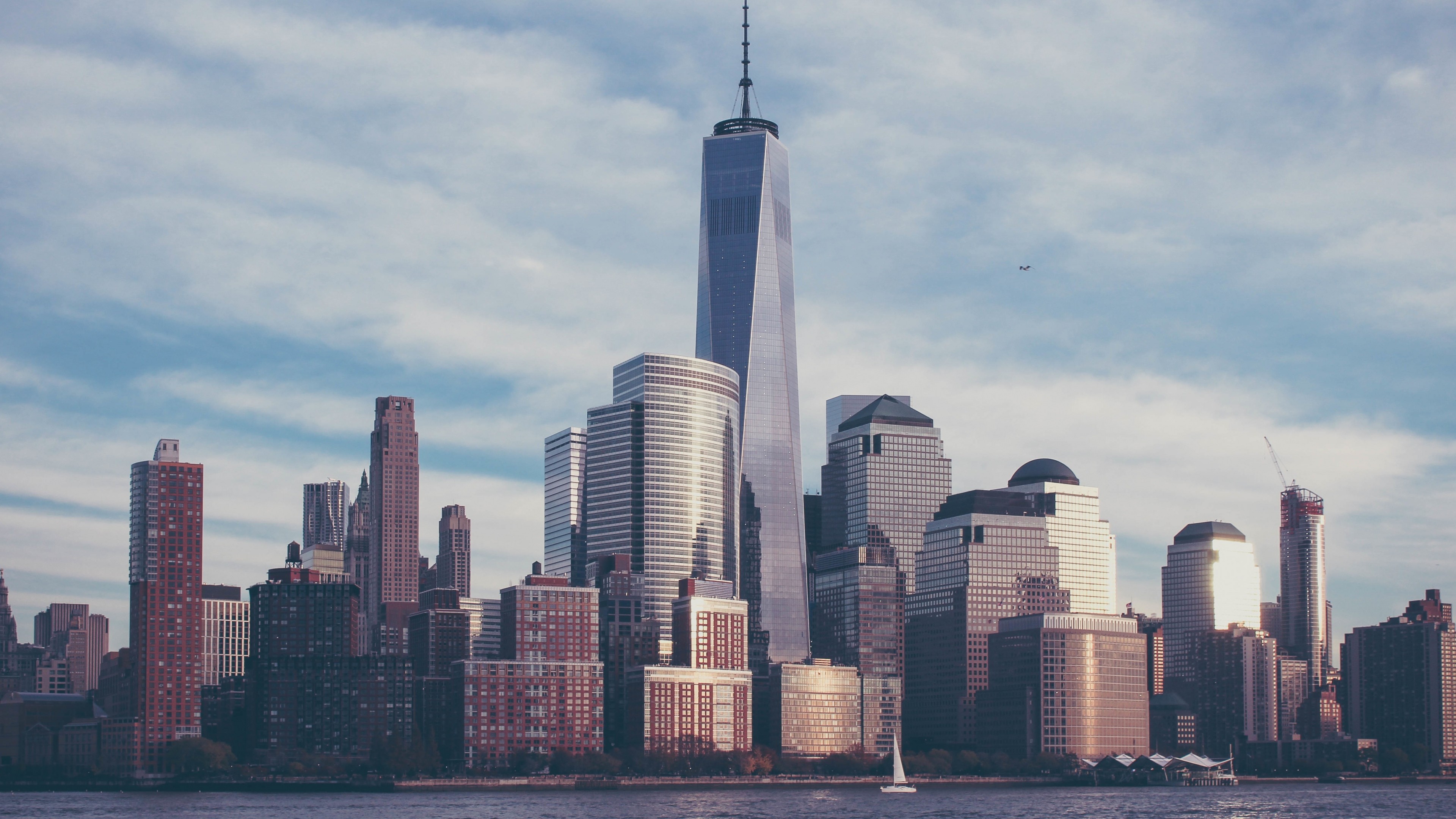 New York City Skyline with One World Trade Center HD Wallpaper