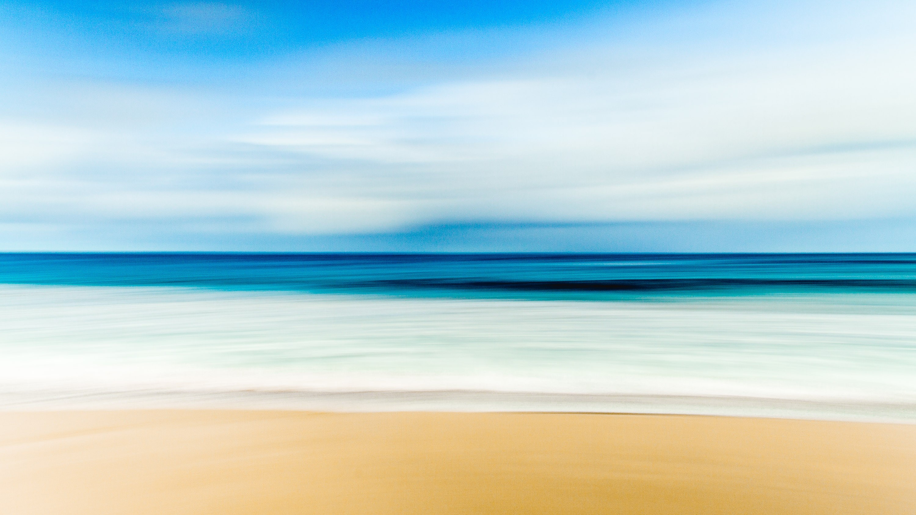 Abstract beach scene with long exposure HD Wallpaper