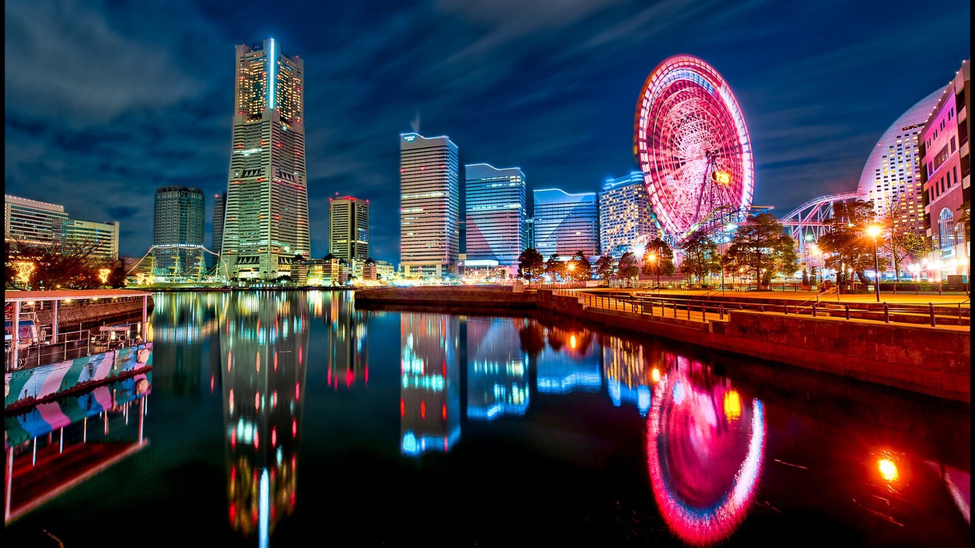 Yokohama City Skyline with Ferris Wheel Reflection HD Wallpaper
