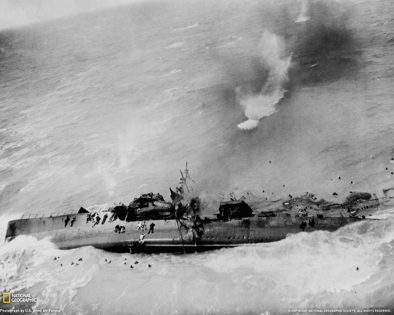 Damaged Japanese submarine during World War II HD Wallpaper