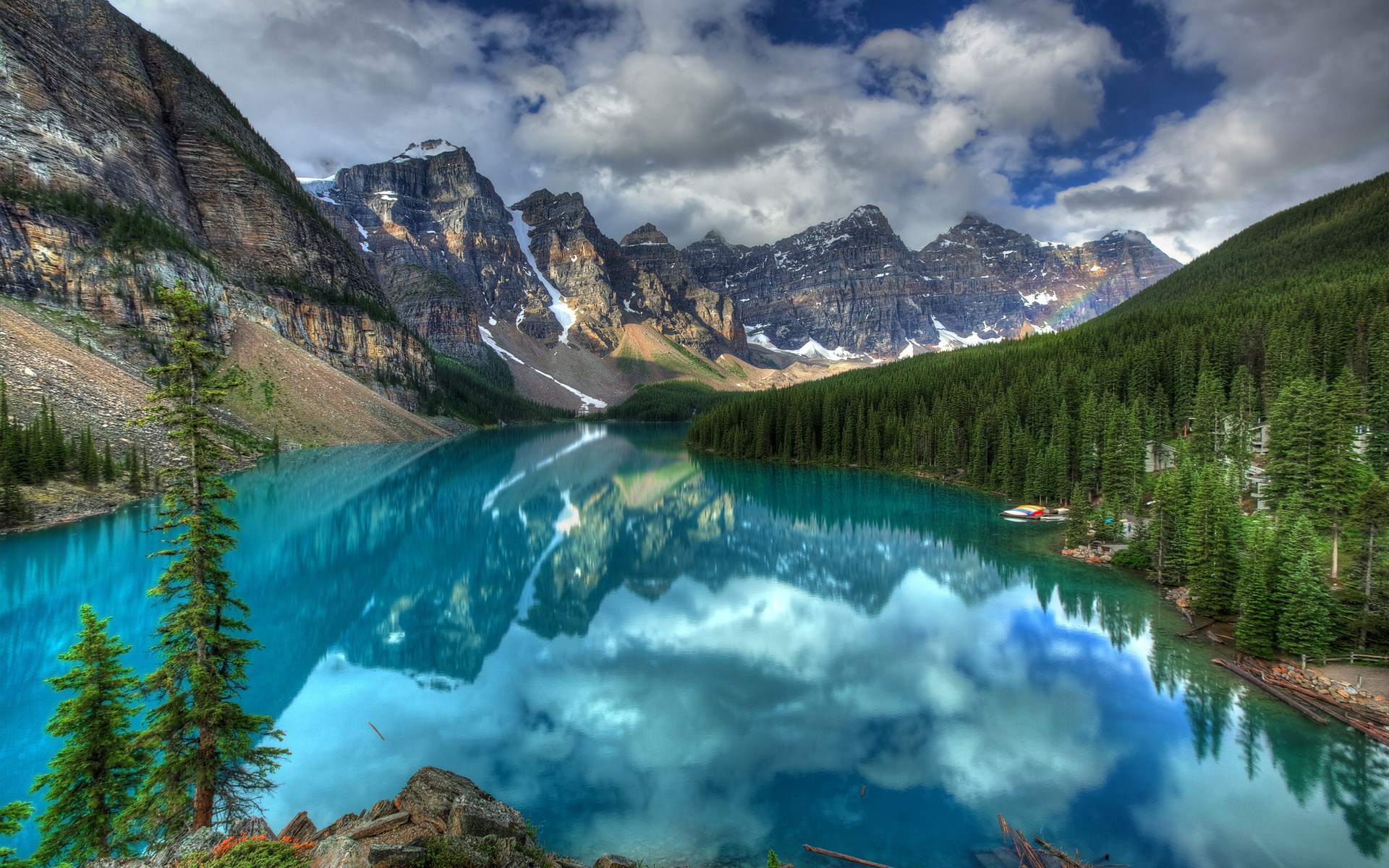 Moraine Lake and Valley of the Ten Peaks, Banff National Park HD Wallpaper