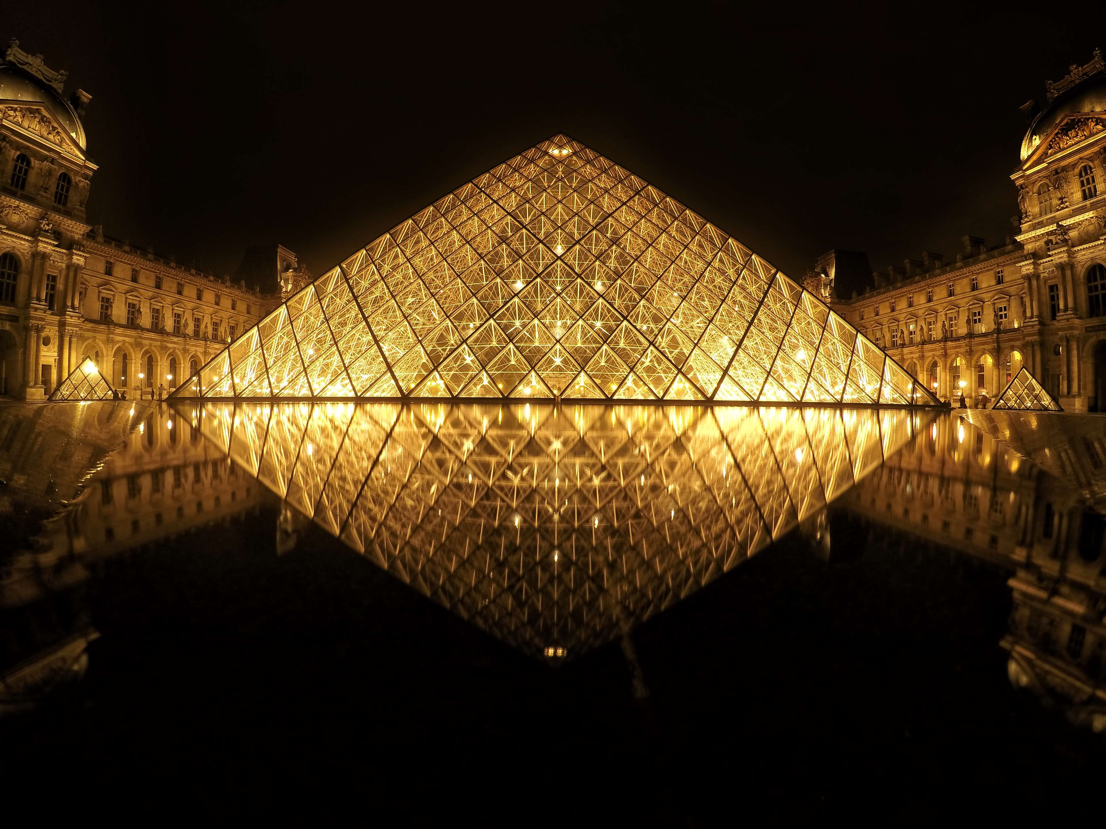 Louvre Museum Pyramid at Night HD Wallpaper