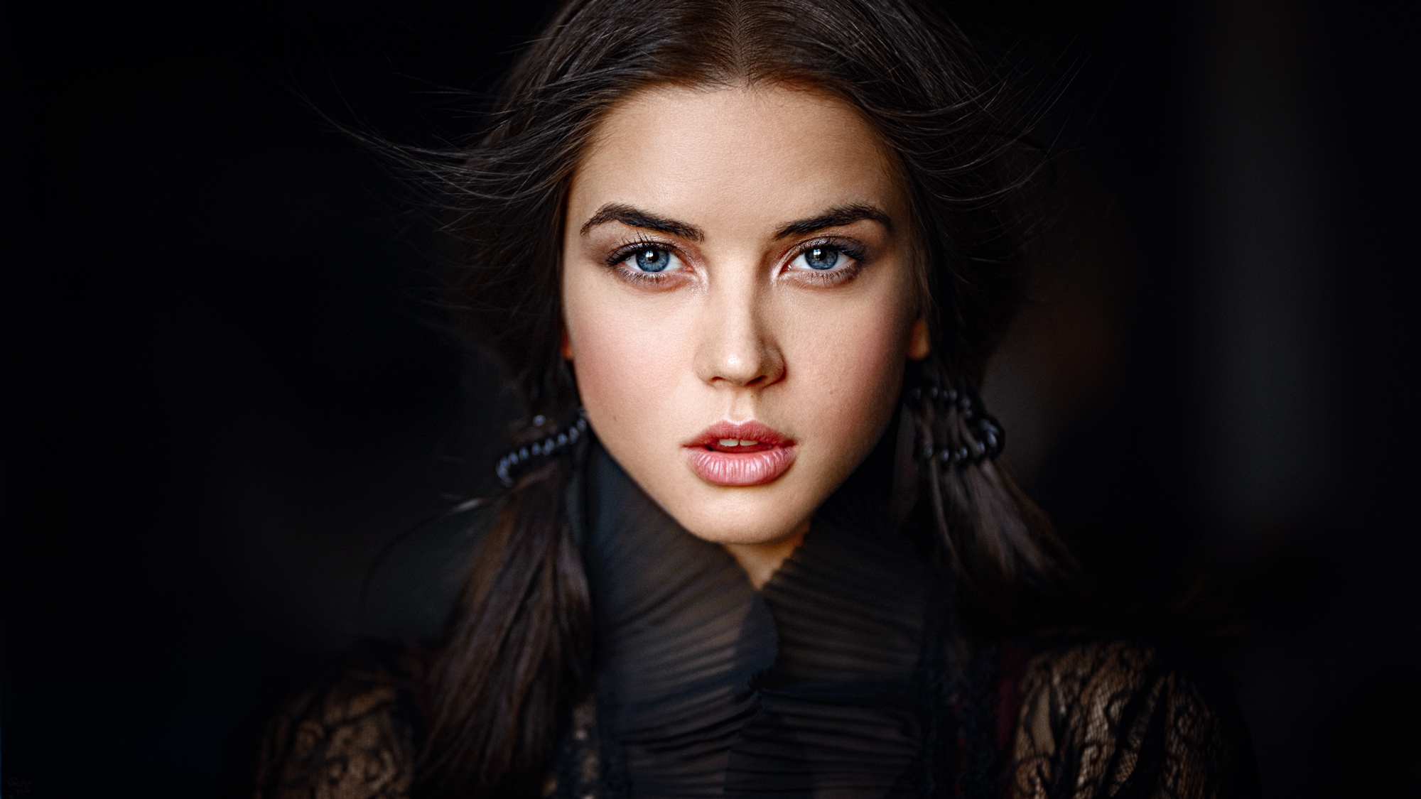 Woman with blue eyes and black hair HD Wallpaper