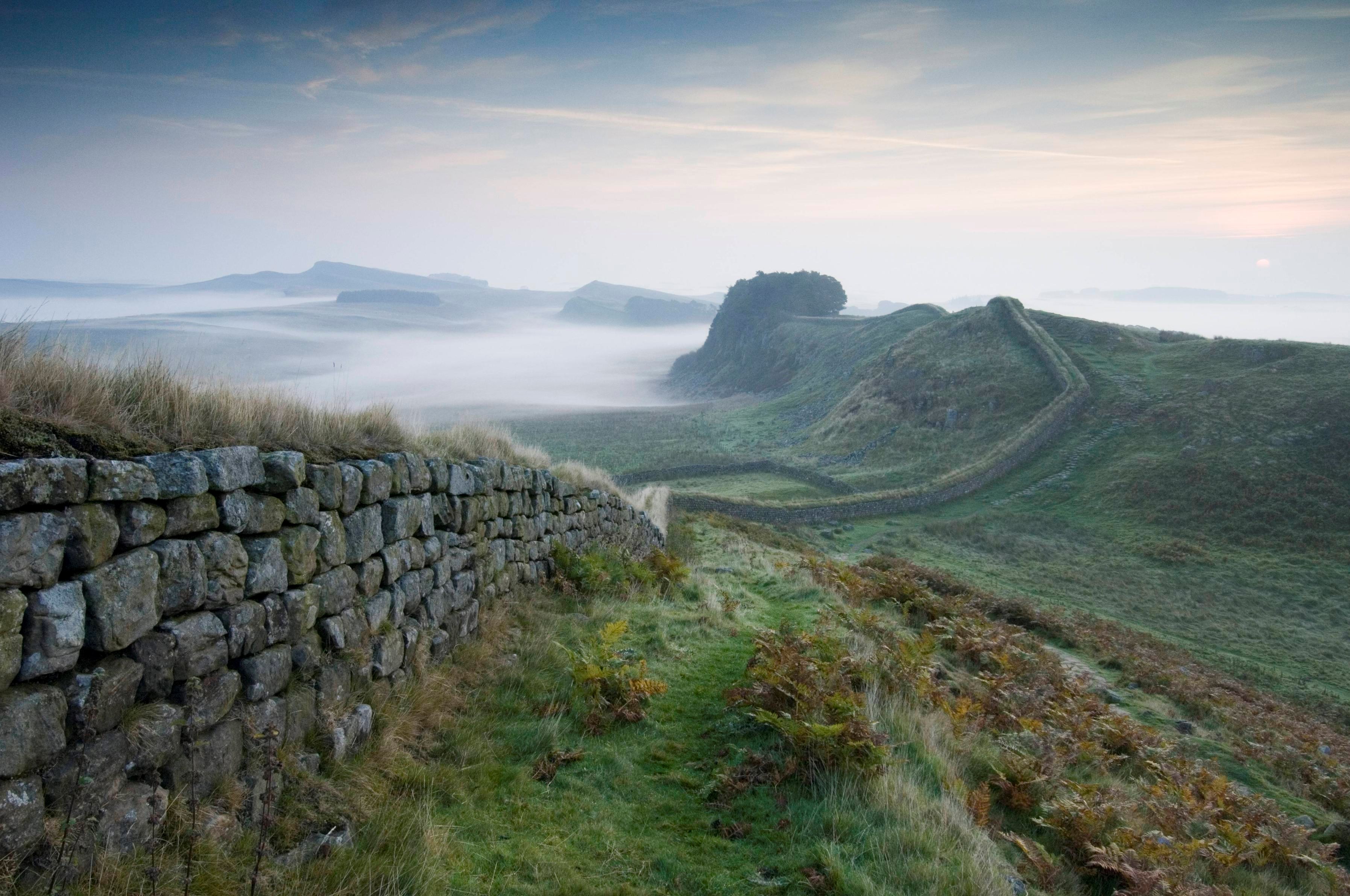 Hadrian's Wall in the mist HD Wallpaper