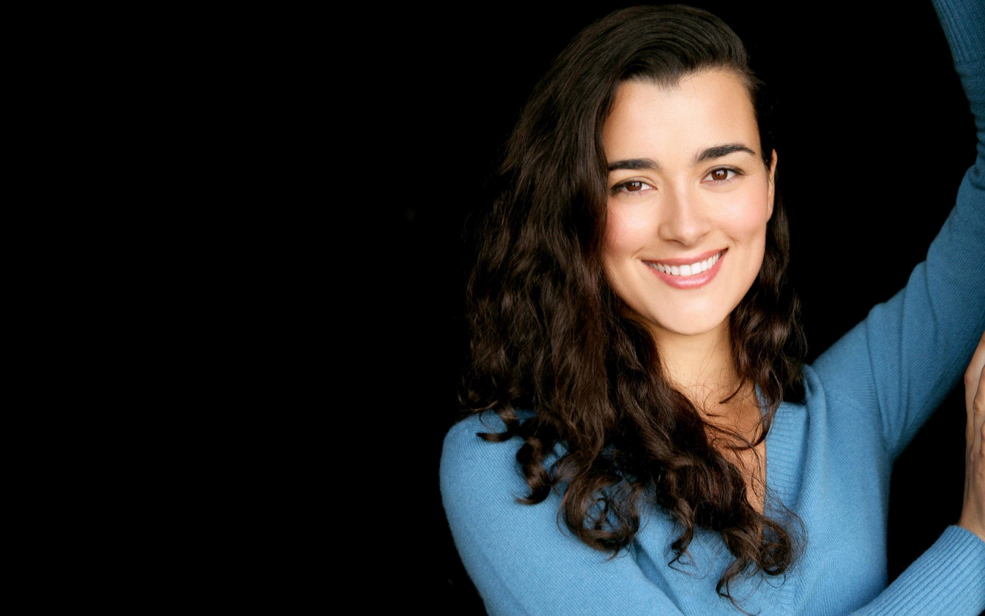 Cote de Pablo HD Wallpaper
