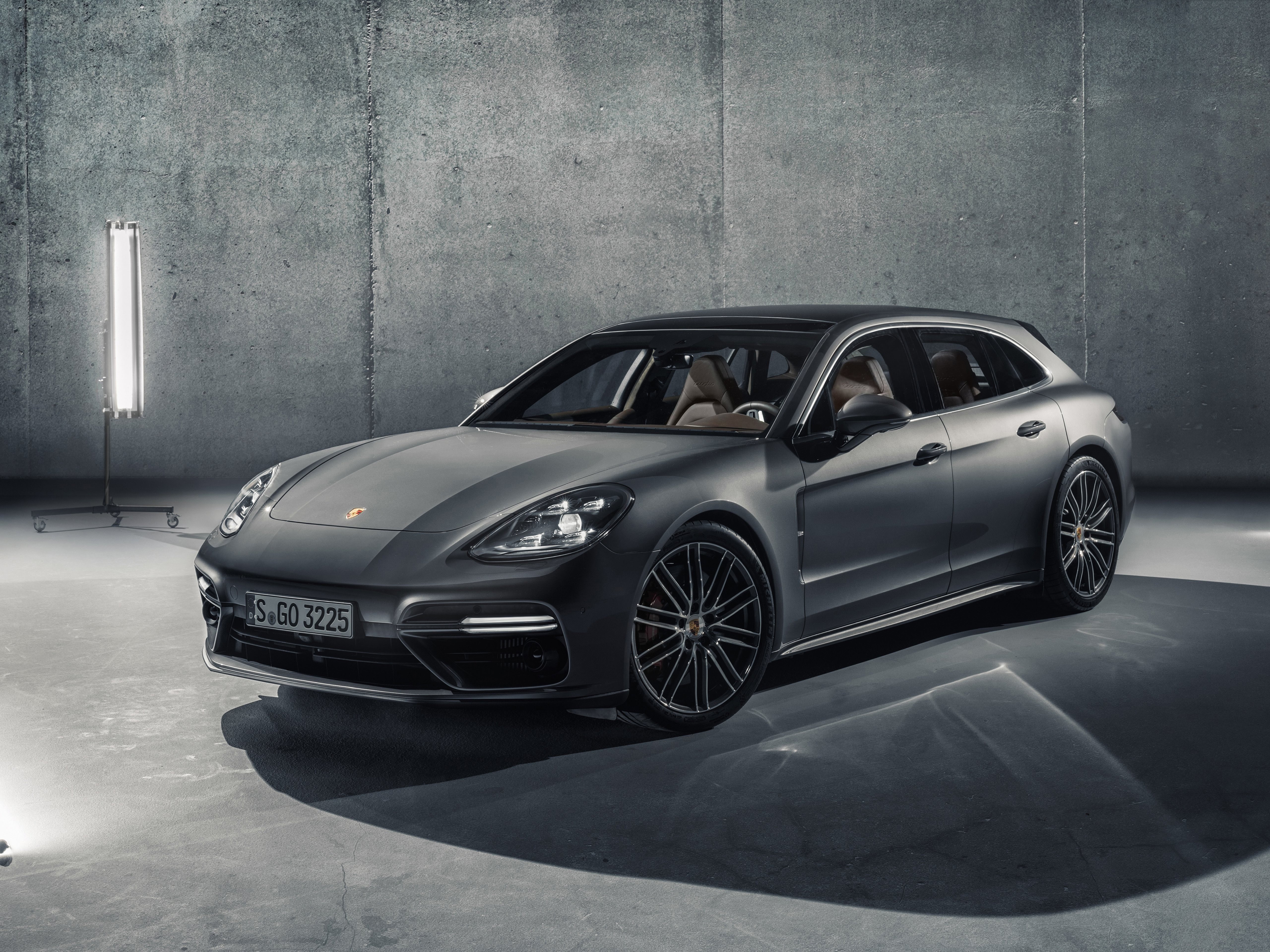 Porsche Panamera Sport Turismo in studio HD Wallpaper