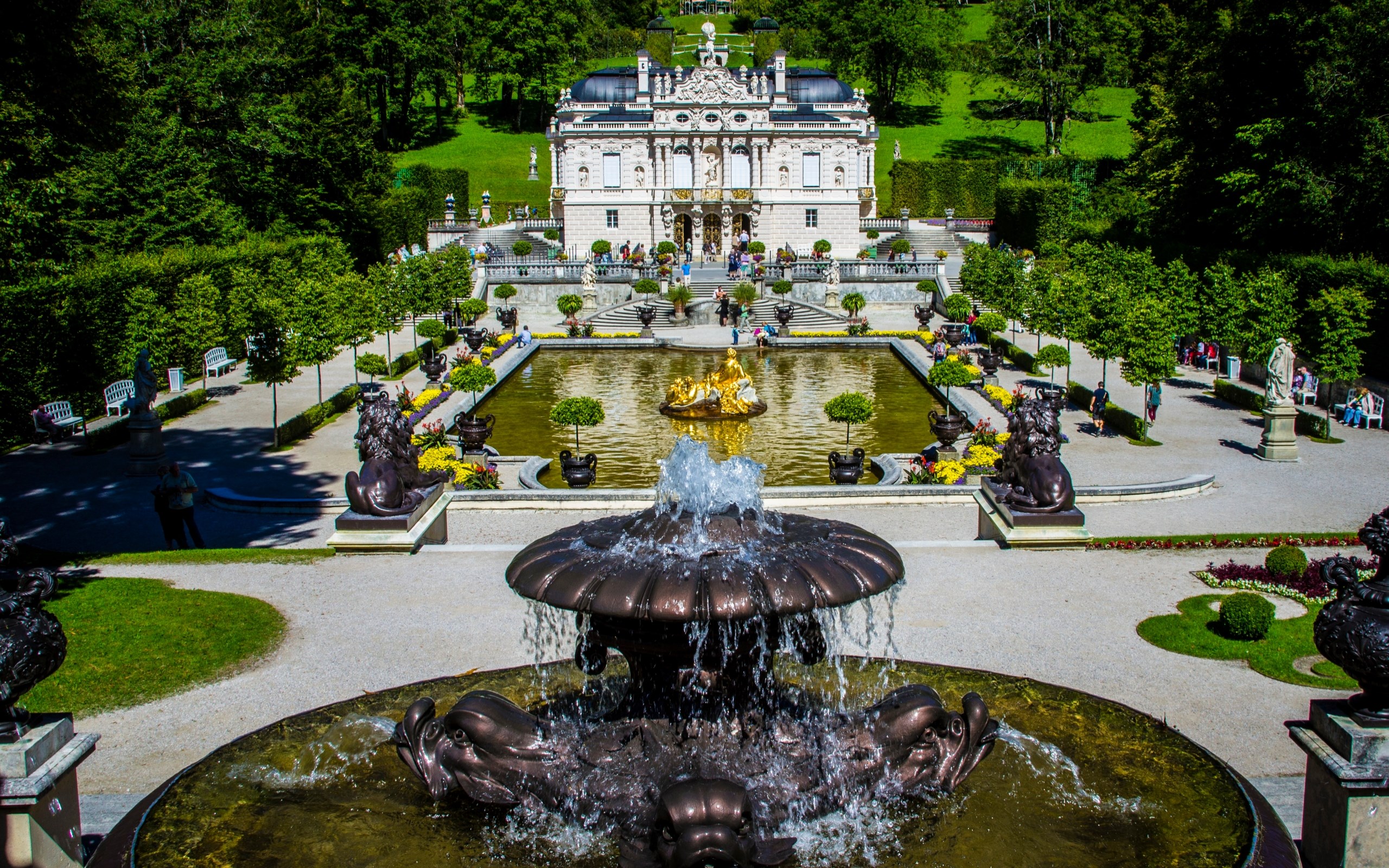 Linderhof Palace Gardens with Fountain HD Wallpaper