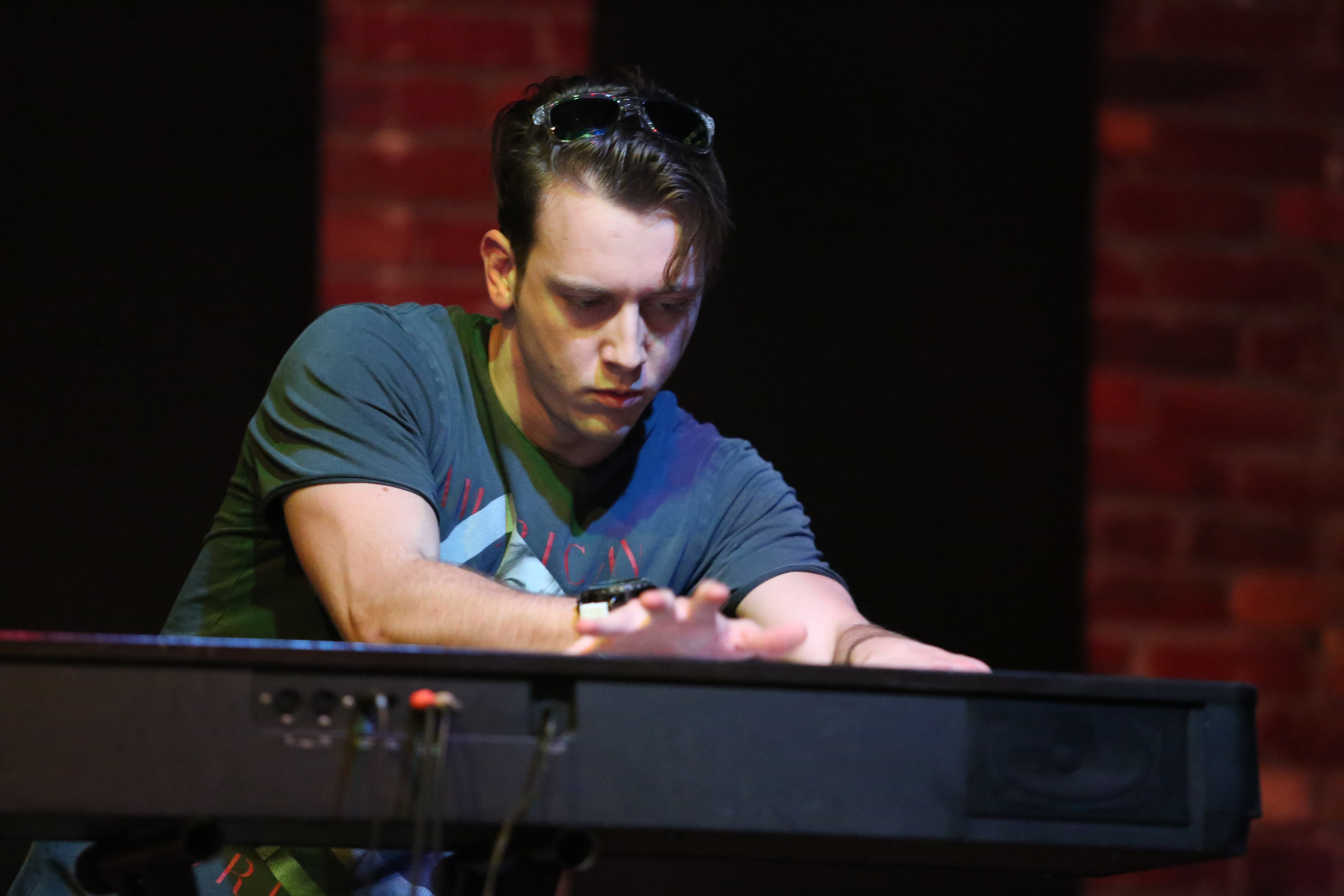 Man playing a keyboard HD Wallpaper
