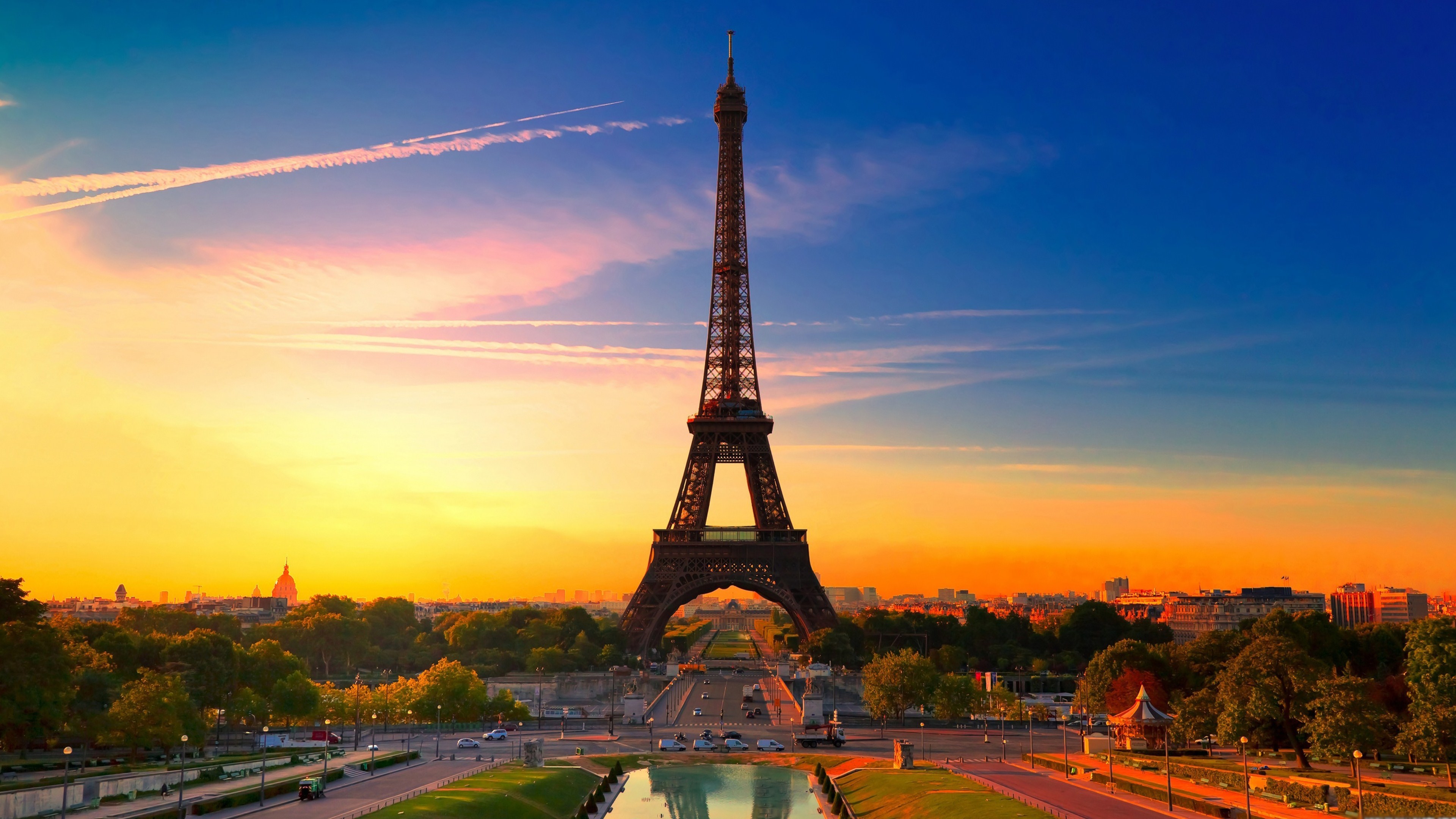 Eiffel Tower at sunset HD Wallpaper