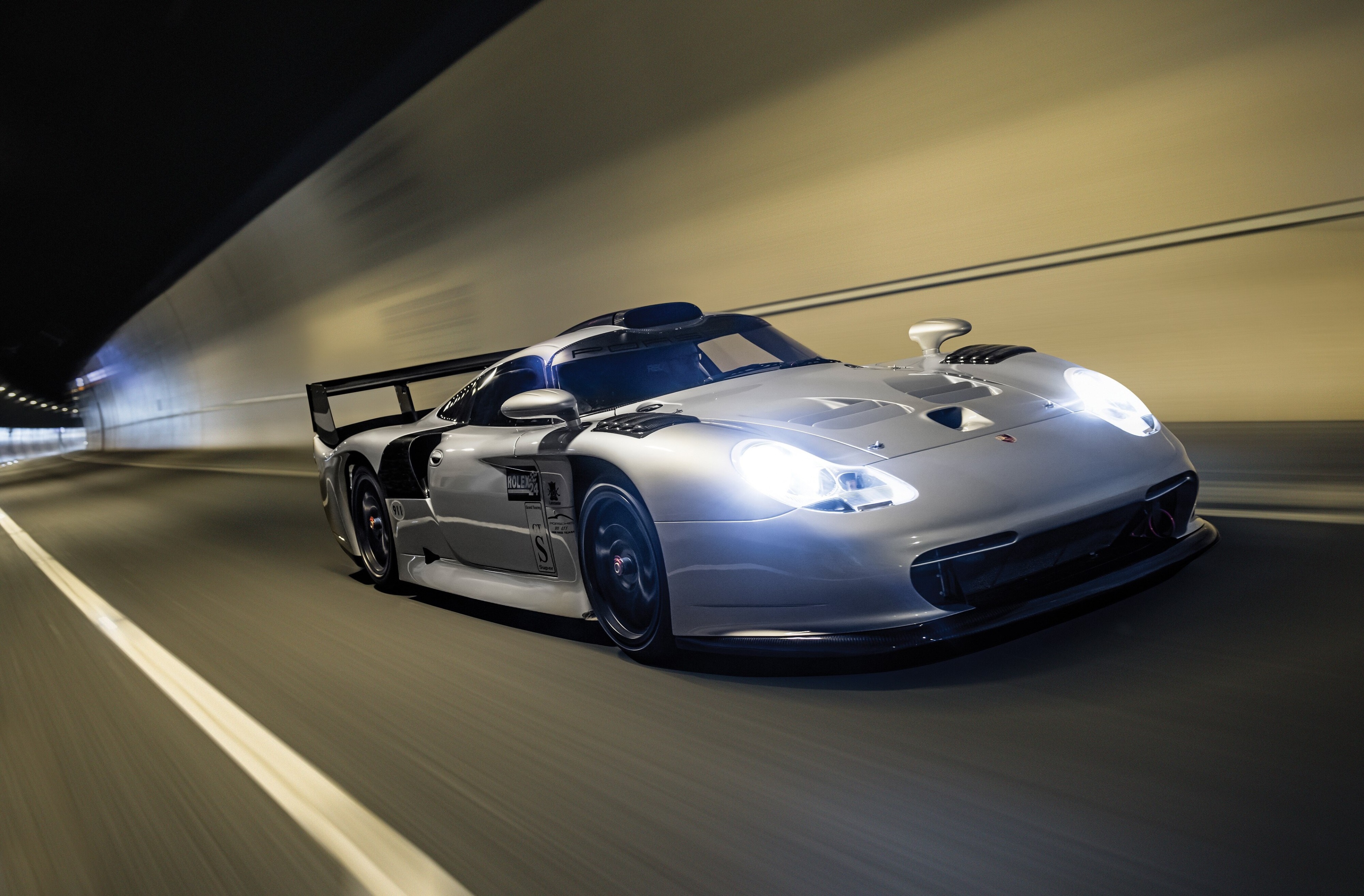 Porsche 911 GT1 Evolution race car in tunnel HD Wallpaper