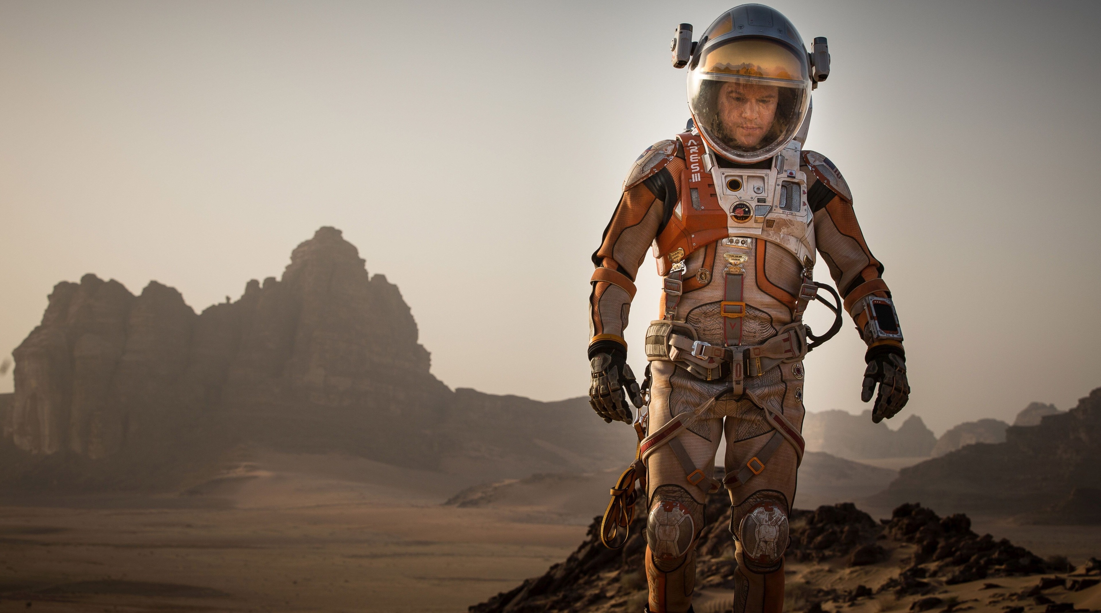 Astronaut from The Martian on Mars HD Wallpaper