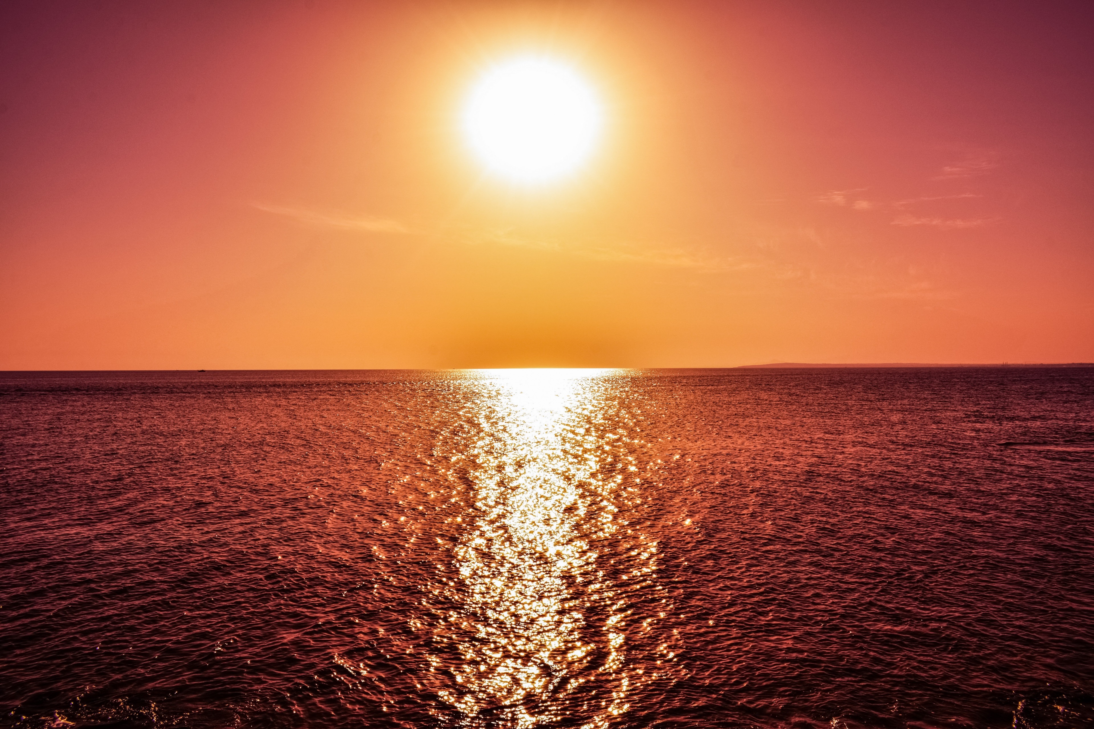 Sunset over the ocean 4K HD Wallpaper