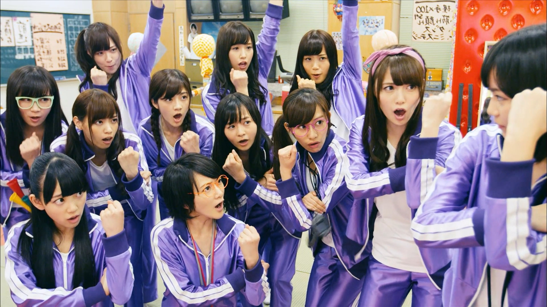 Nogizaka46 members in purple tracksuits HD Wallpaper