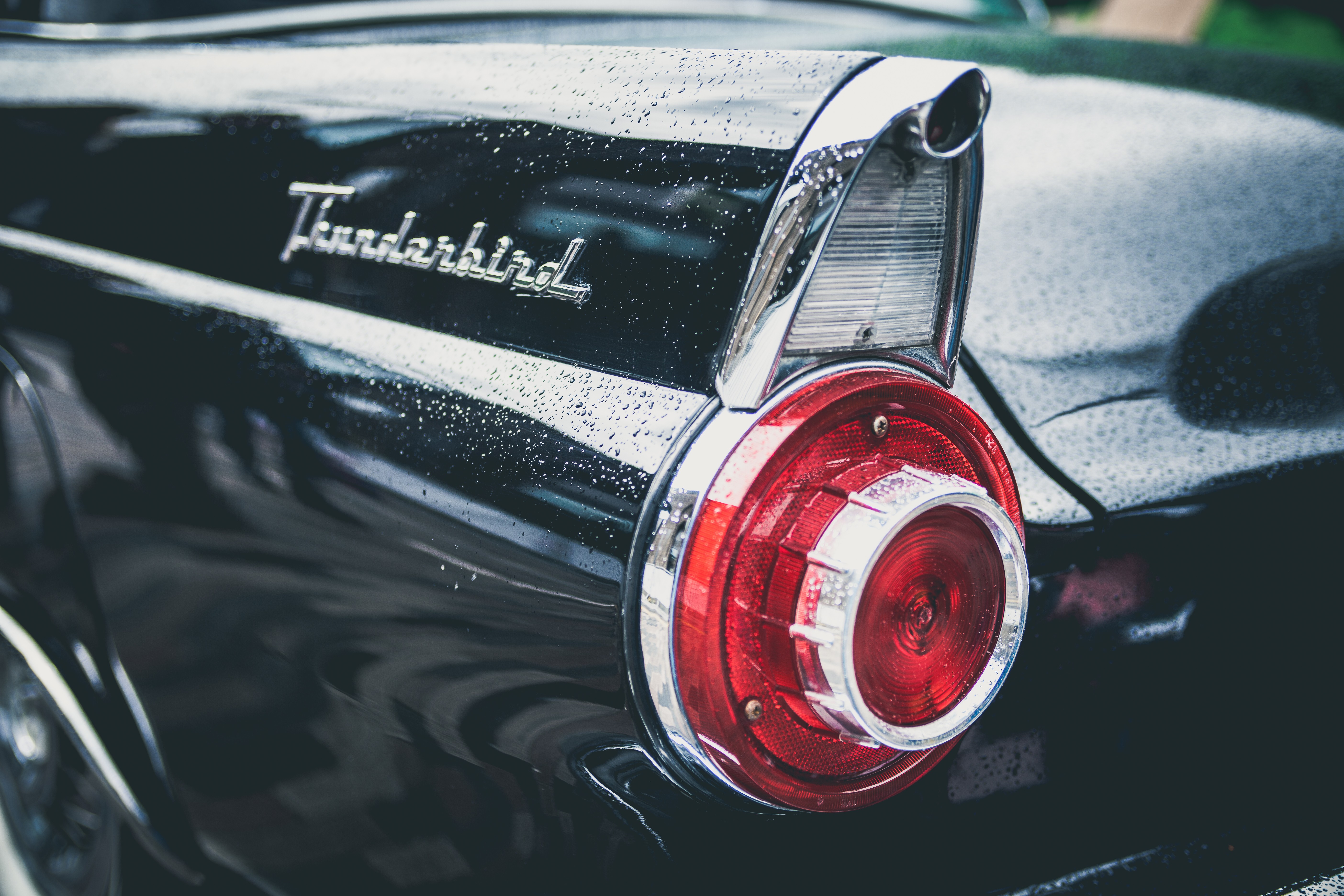 1957 Ford Thunderbird Close-Up Tail Light HD Wallpaper