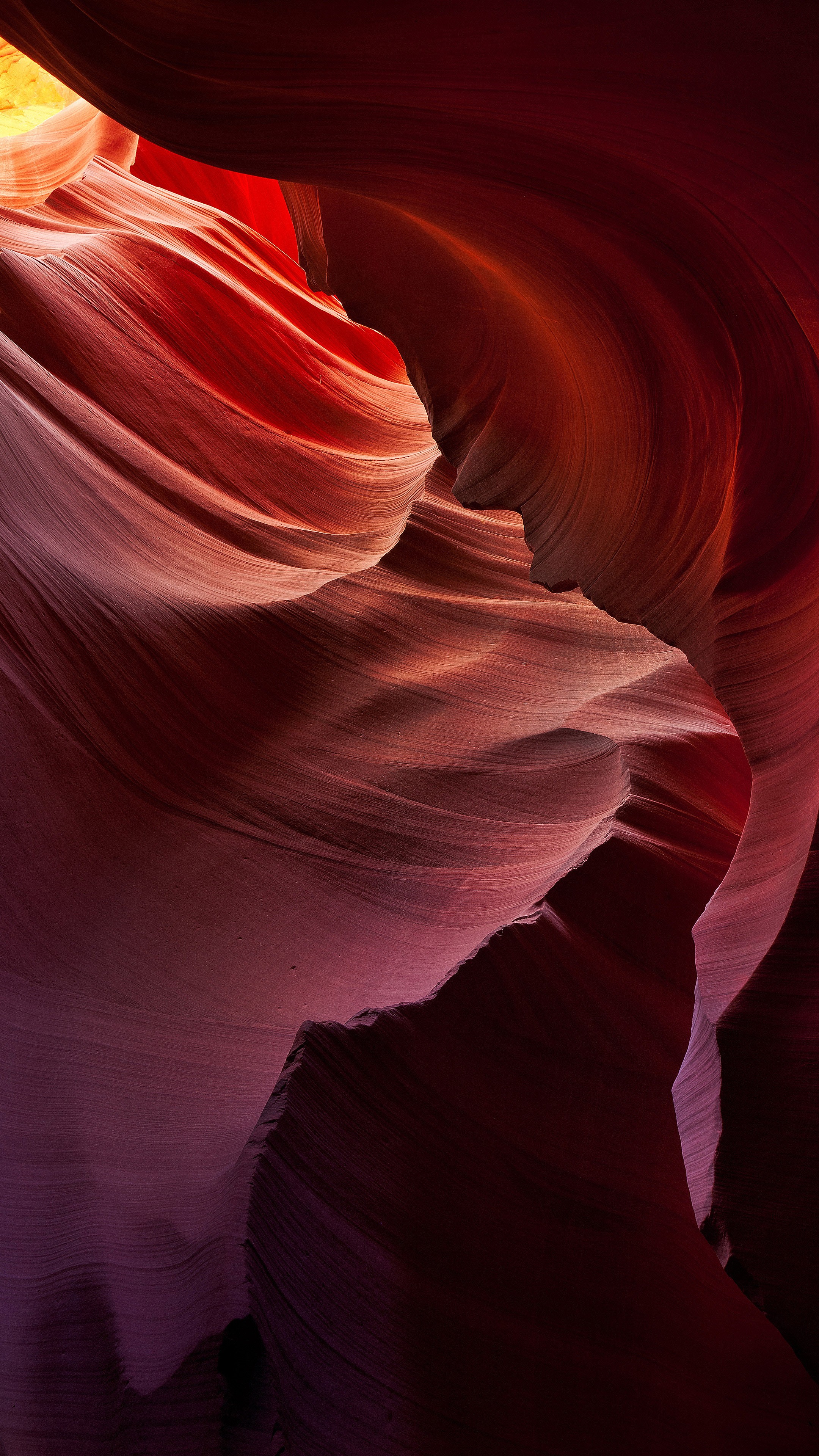 Antelope Canyon sandstone formations with light HD Wallpaper