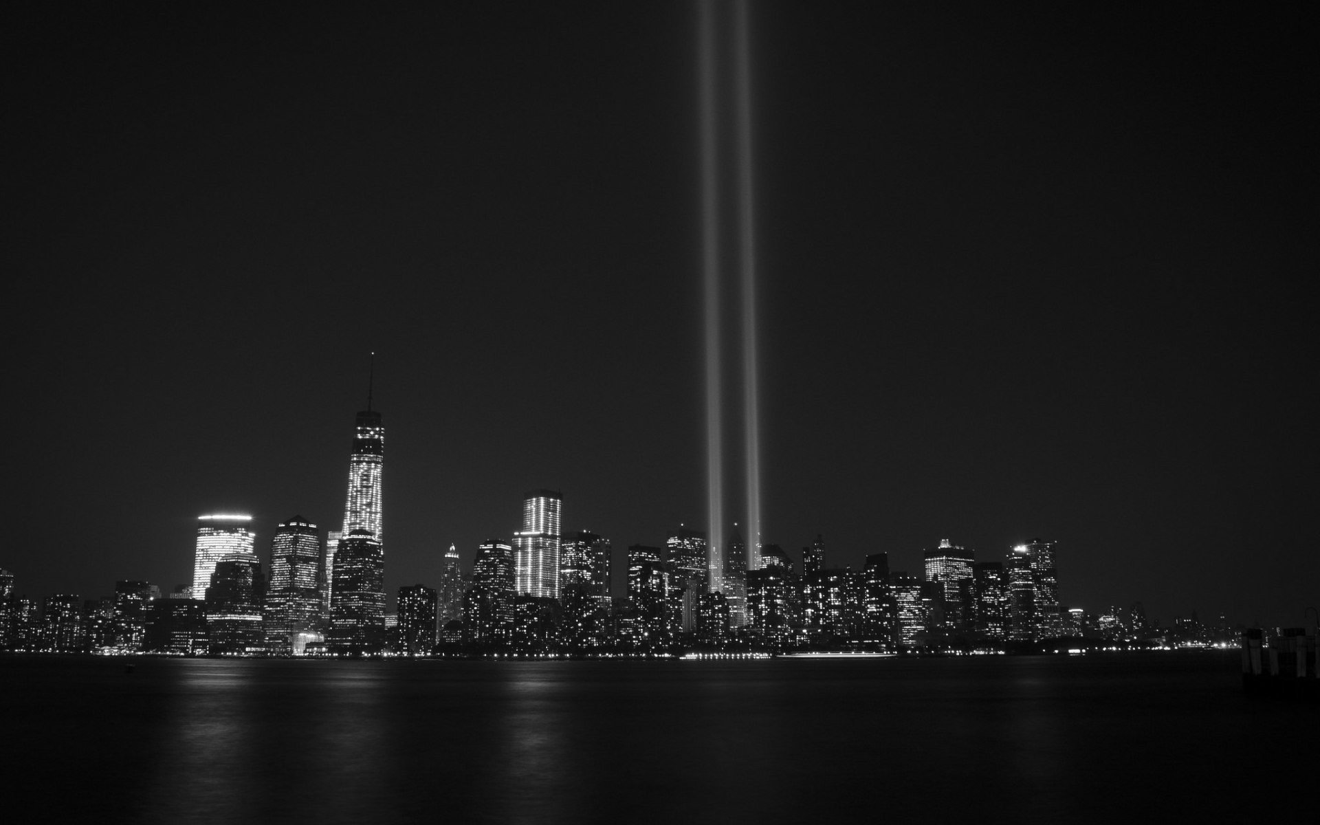 Tribute in Light over New York City skyline HD Wallpaper