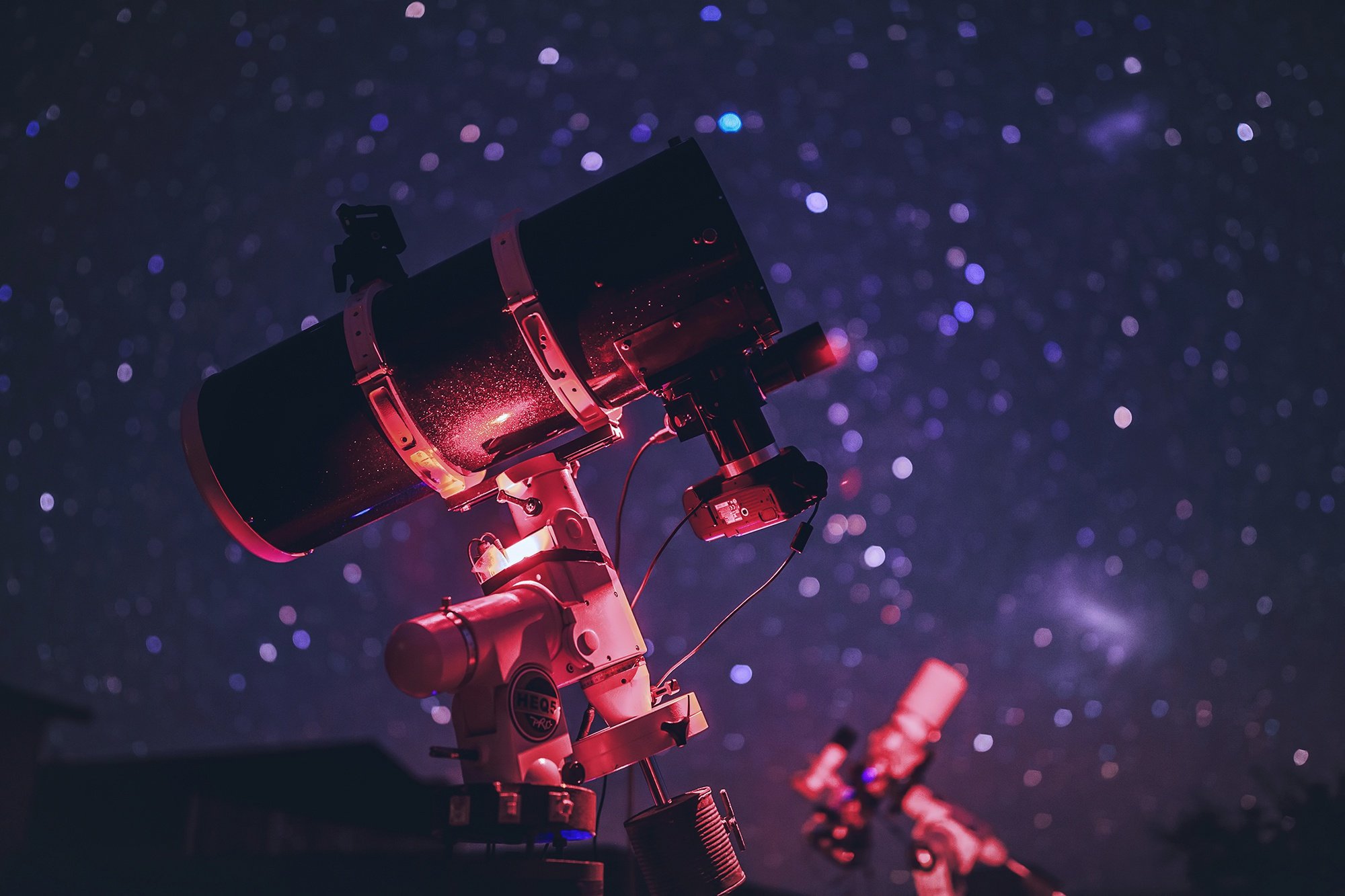 Telescopes under a starry sky HD Wallpaper
