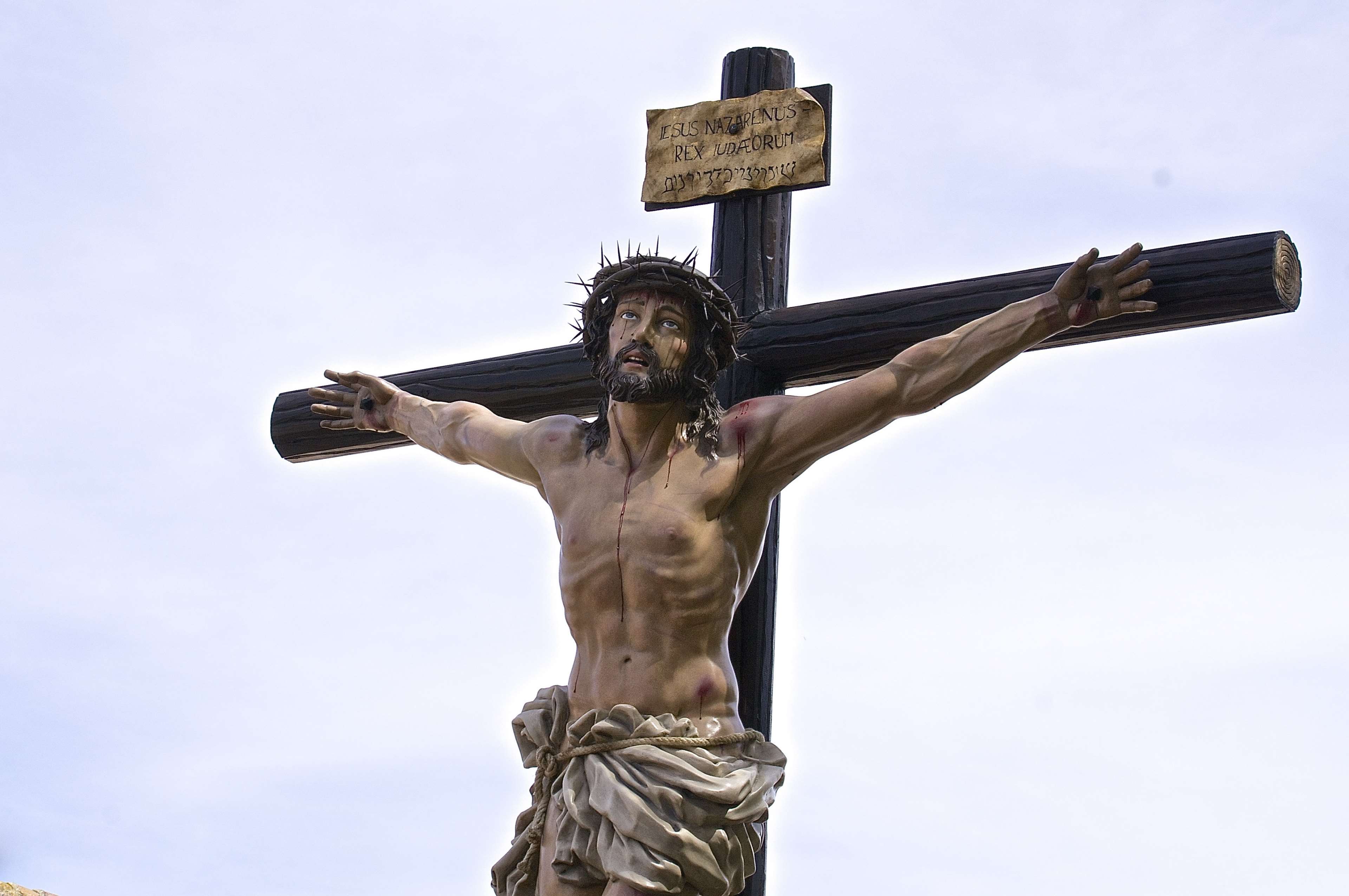 Jesus Christ on the cross in Albacete, Spain HD Wallpaper