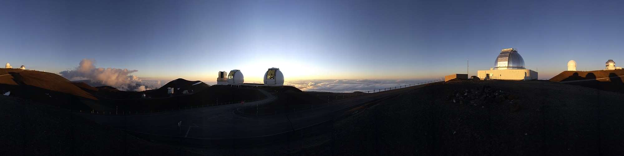 Mauna Kea Observatories at sunrise, Hawaii HD Wallpaper