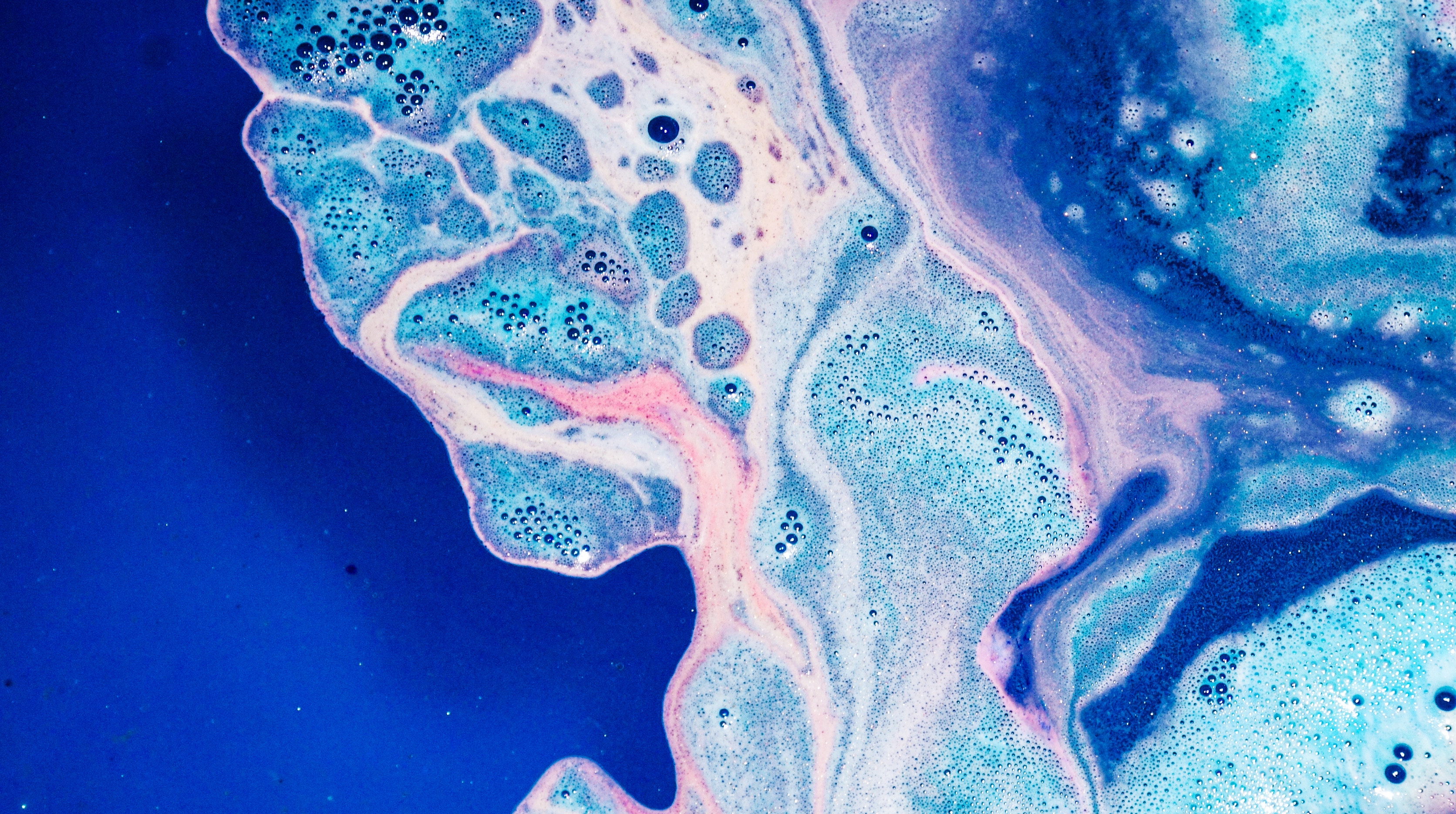 Abstract blue and pink foam pattern with bubbles HD Wallpaper