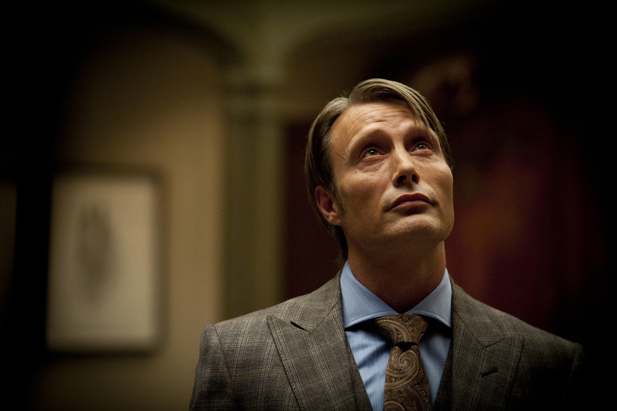 Hannibal Lecter looking up HD Wallpaper