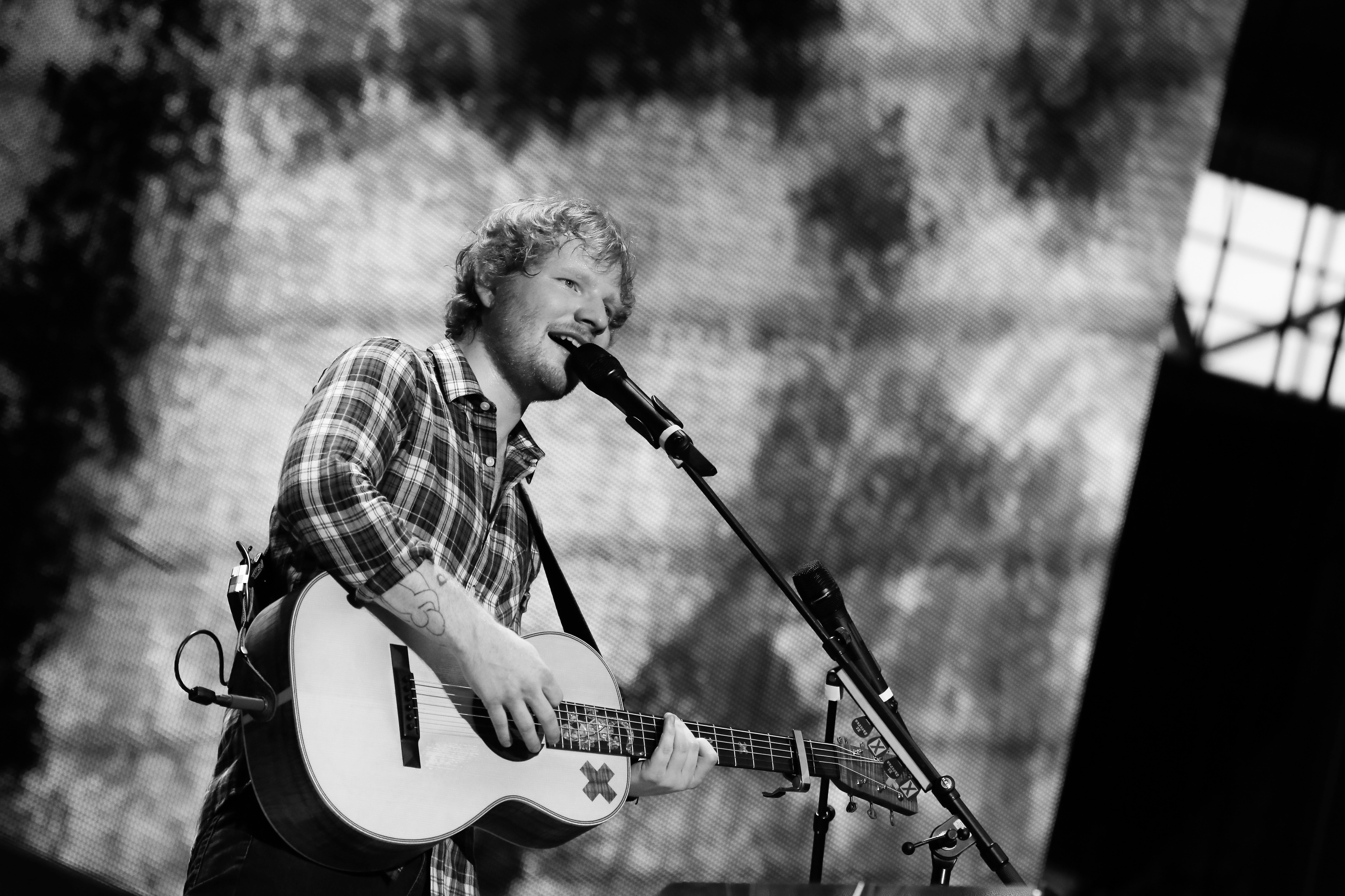 Ed Sheeran performing live HD Wallpaper