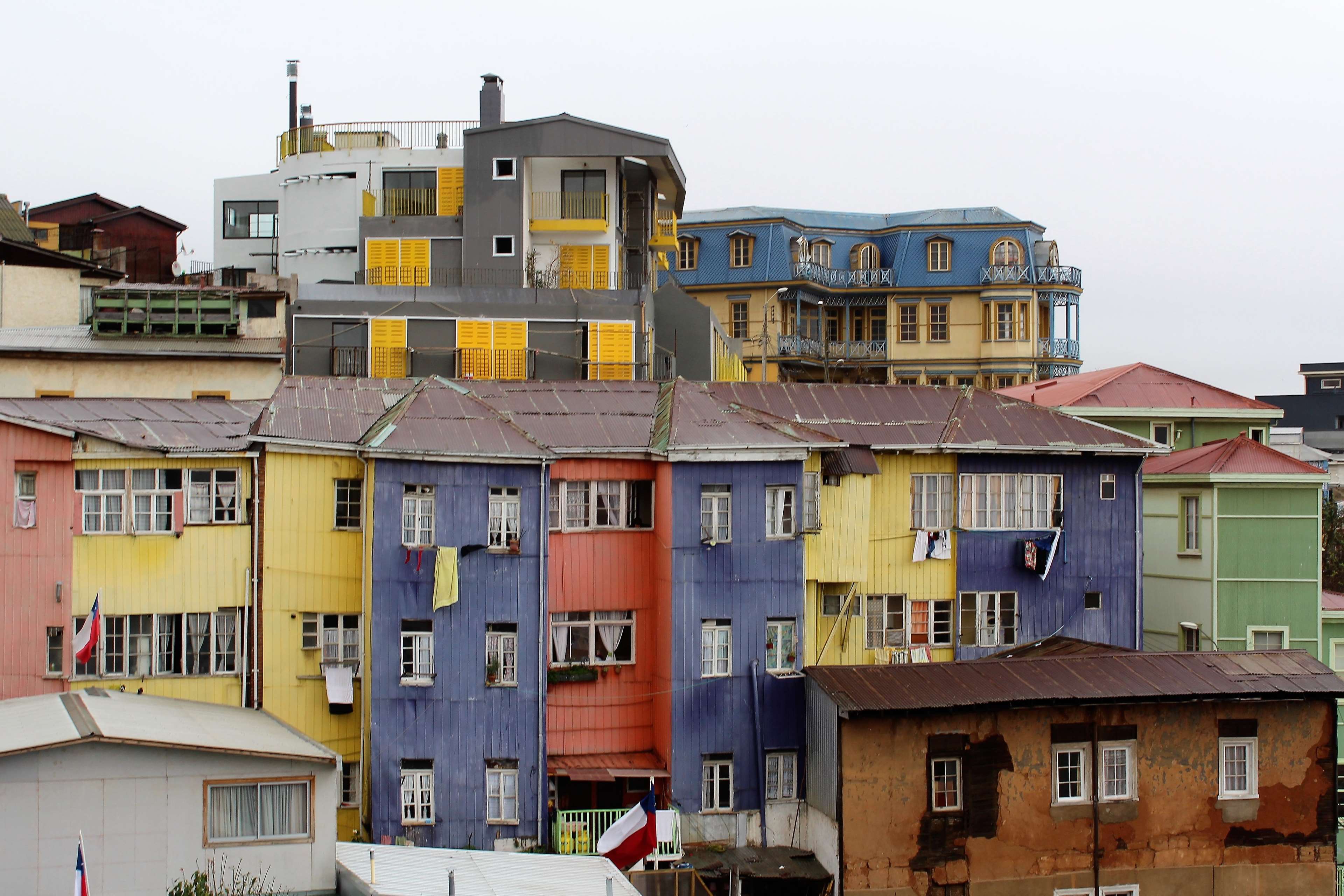 Colorful buildings in Valparaiso 4K HD Wallpaper