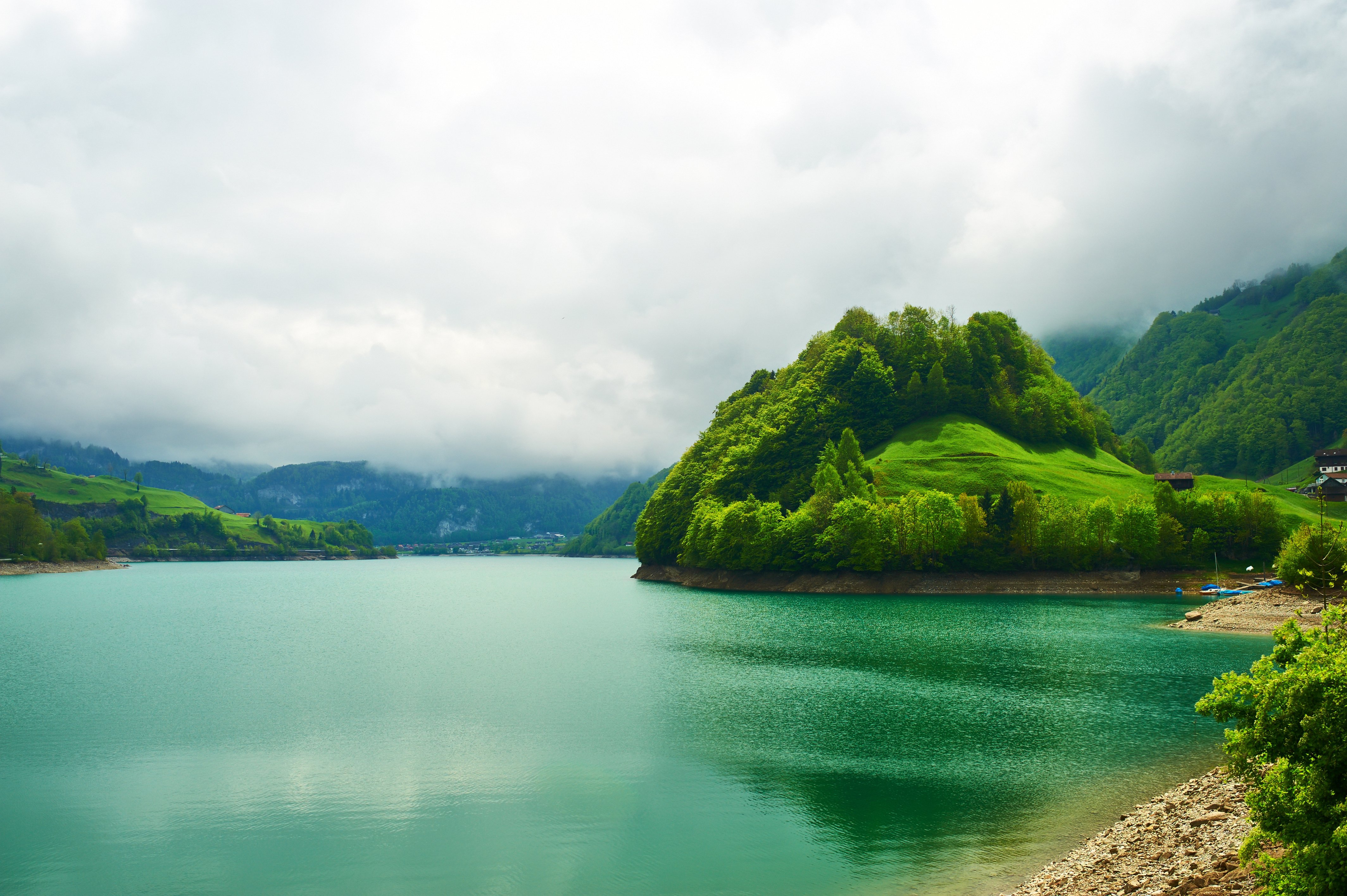 Emerald lake and green mountains in Switzerland HD Wallpaper