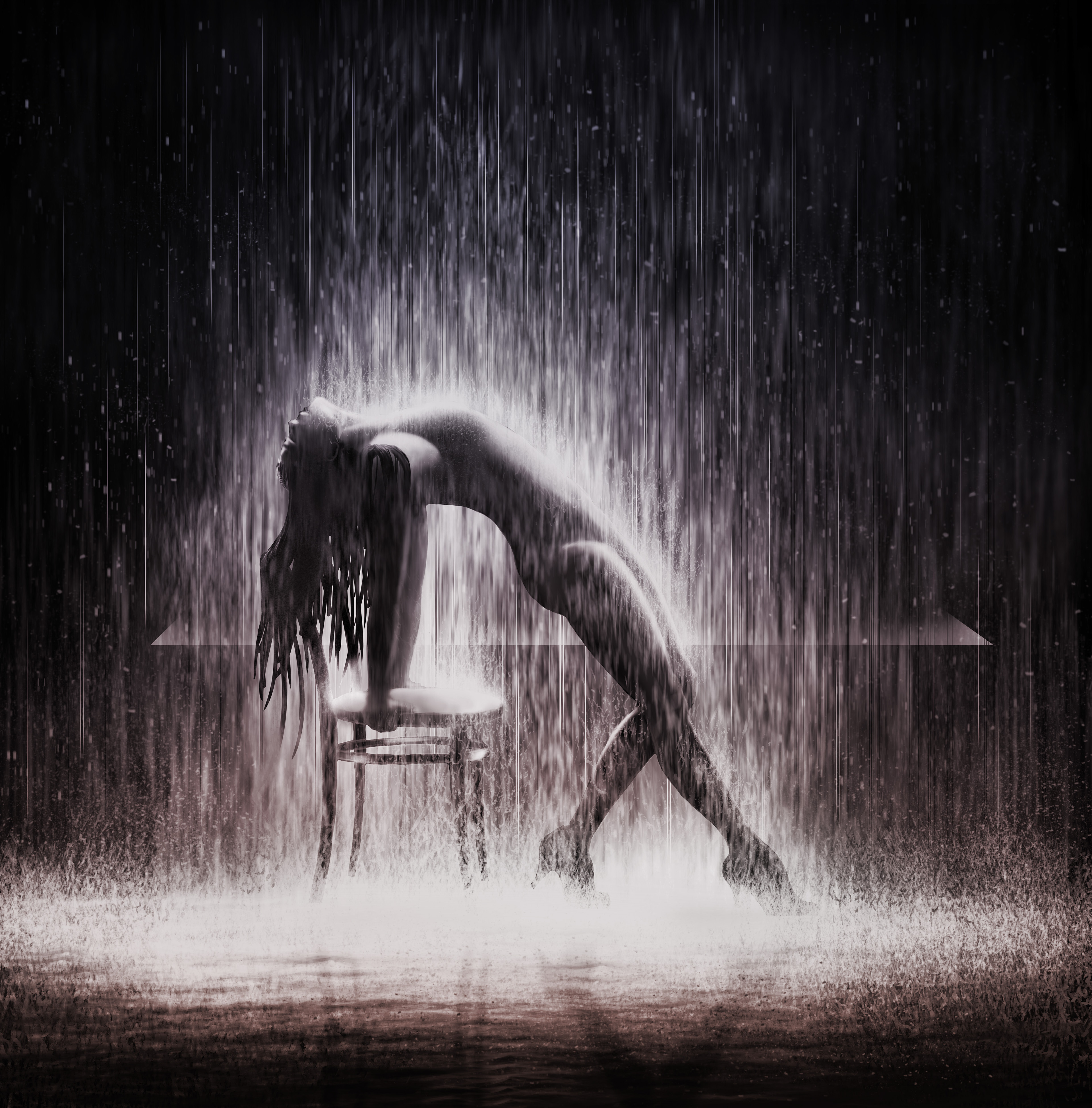 Woman posing in the rain HD Wallpaper