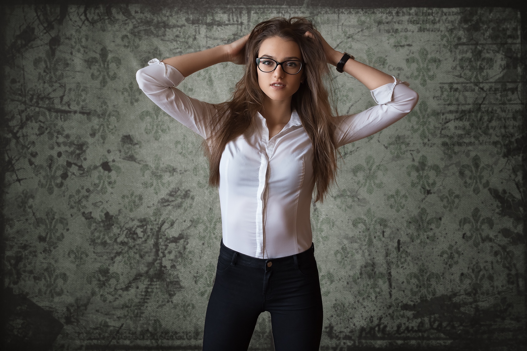 Woman with long brown hair and glasses HD Wallpaper