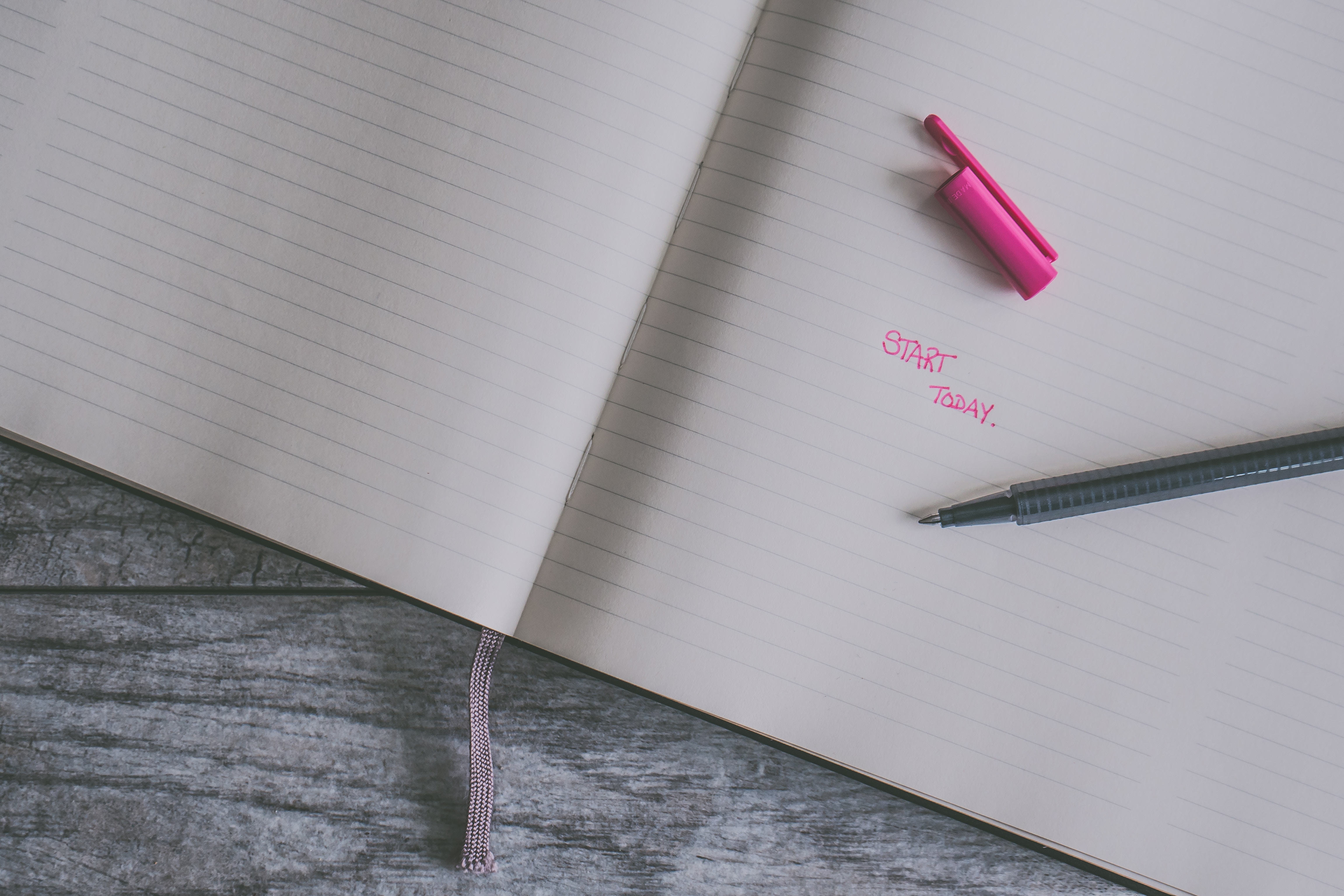 Notebook with "Start Today" message and pen HD Wallpaper